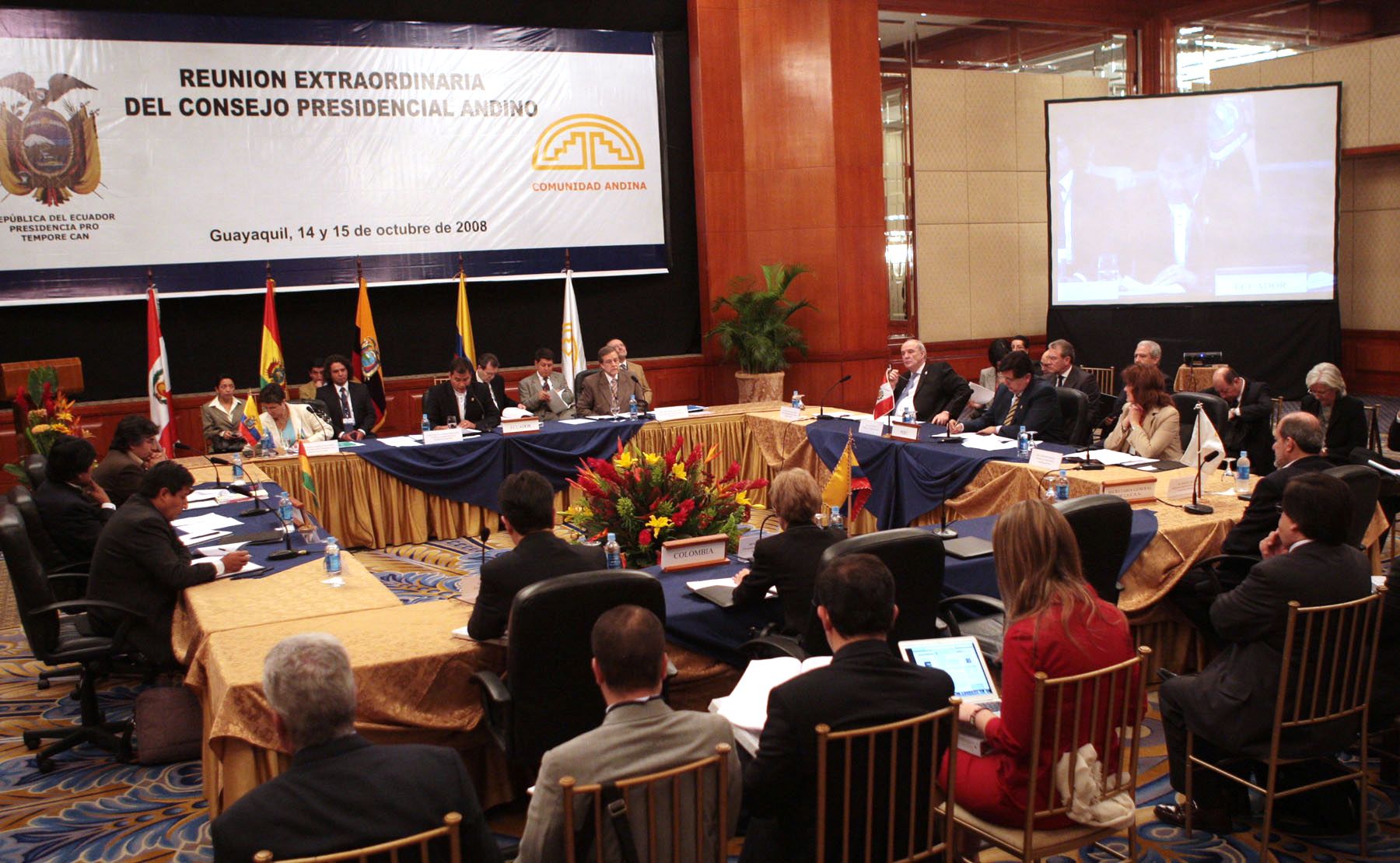 El presidente de la República, Alan García, participa  en reunión extraordinaria del Consejo Presidencial Andino en la ciudad de Guayaquil en Ecuador.
Foto: ANDINA / Carlos Lezama.