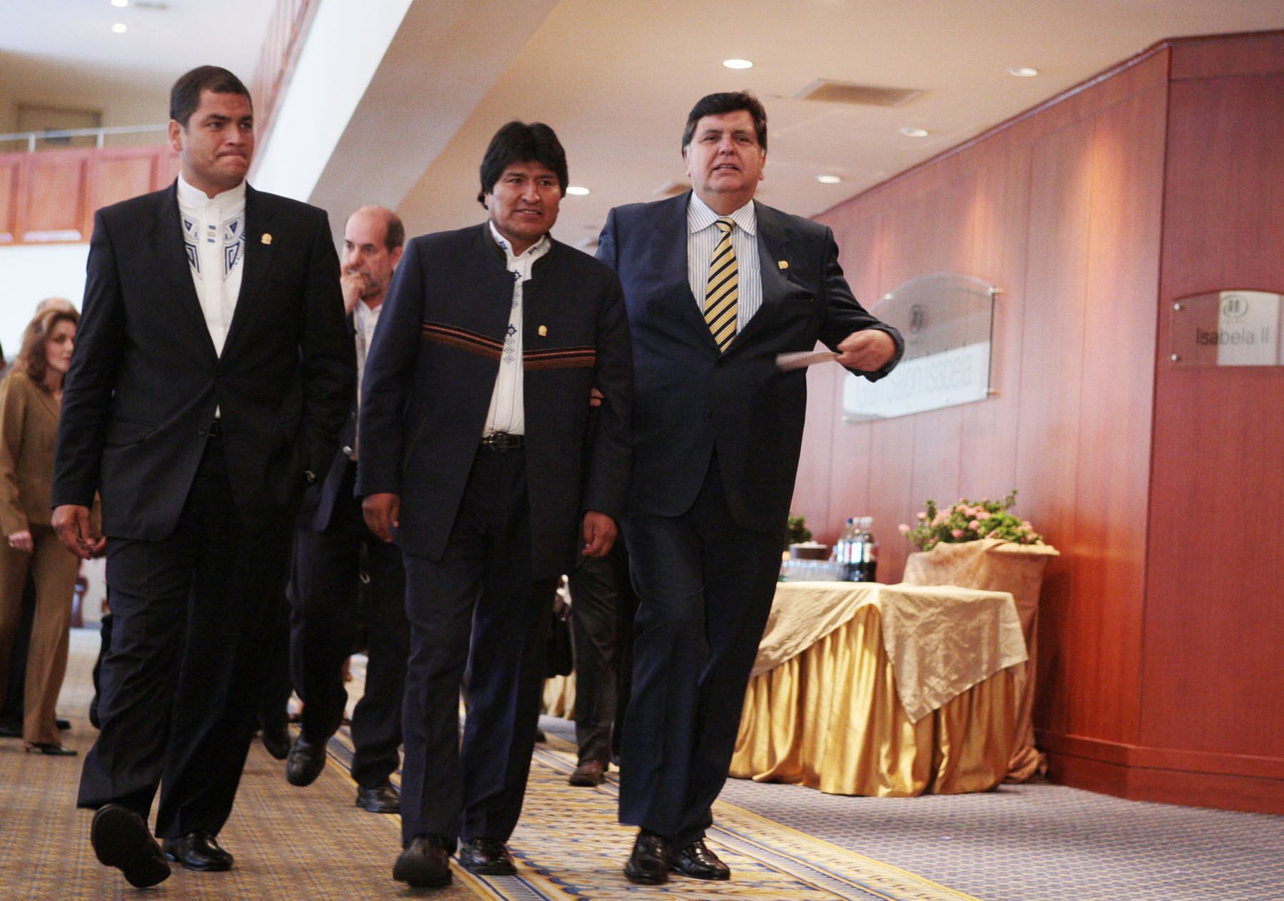El presidente de la República, Alan García, participa  en reunión extraordinaria del Consejo Presidencial Andino en la ciudad de Guayaquil en Ecuador.
Foto: ANDINA / Carlos Lezama.