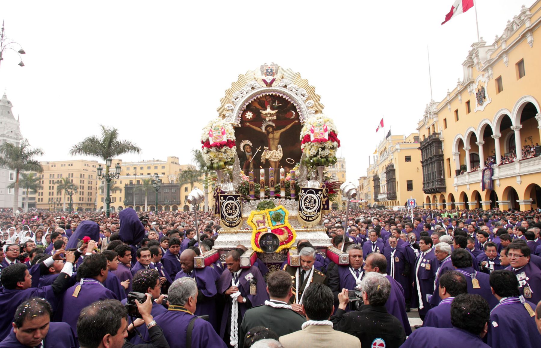 Peruanos en EEUU celebrarán mes morado con procesión, misa y verbena criolla. Foto: Dante Zegarra.