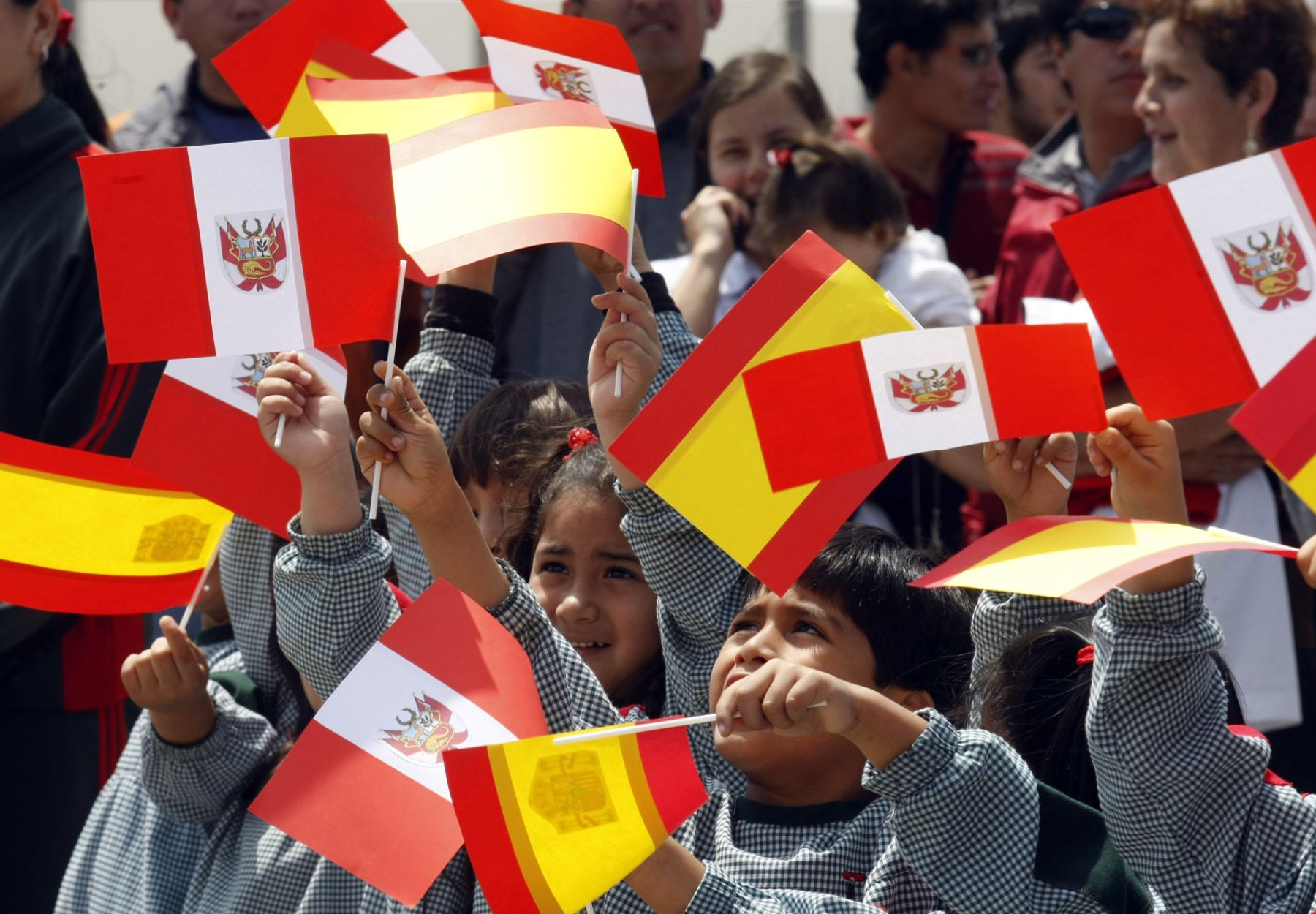 Niños de Trujillo se preparan para recibir a los Reyes de España.

Foto:ANDINA / Juan Carlos Guzmán Negrini.
