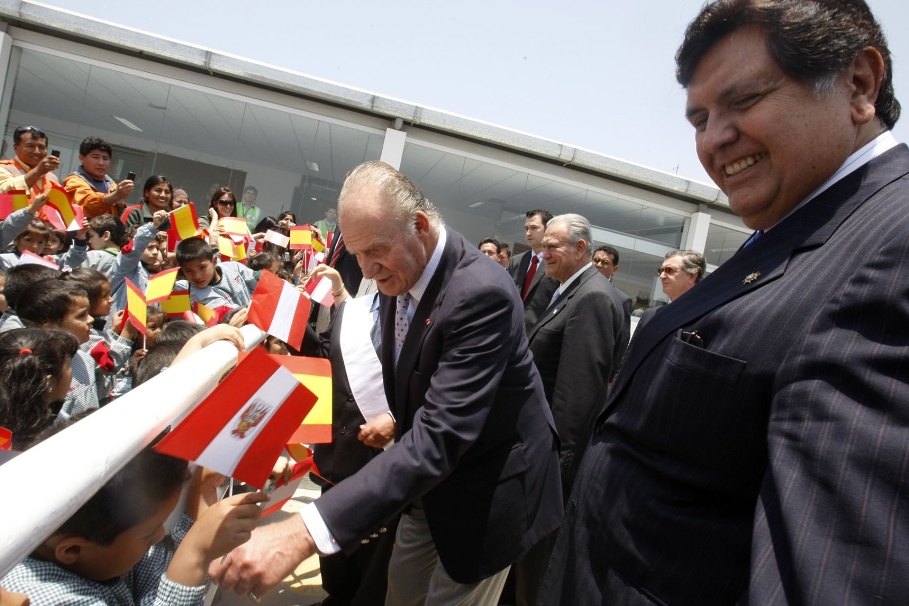El Presidente Alan García y los Reyes de España fueron recibidos por la población trujillana con entusiasmo. Foto:ANDINA / Juan Carlos Guzmán Negrini.