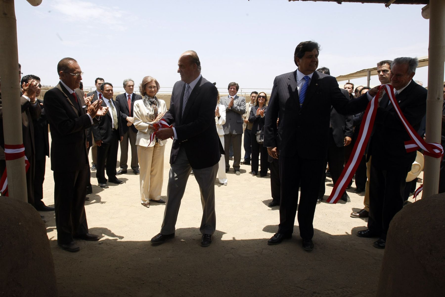 El Presidente Alan García y los Reyes de España visitaron la ciudadela de Chan Chan en Trujillo.
Foto: ANDINA / Juan Carlos Guzmán Negrini.