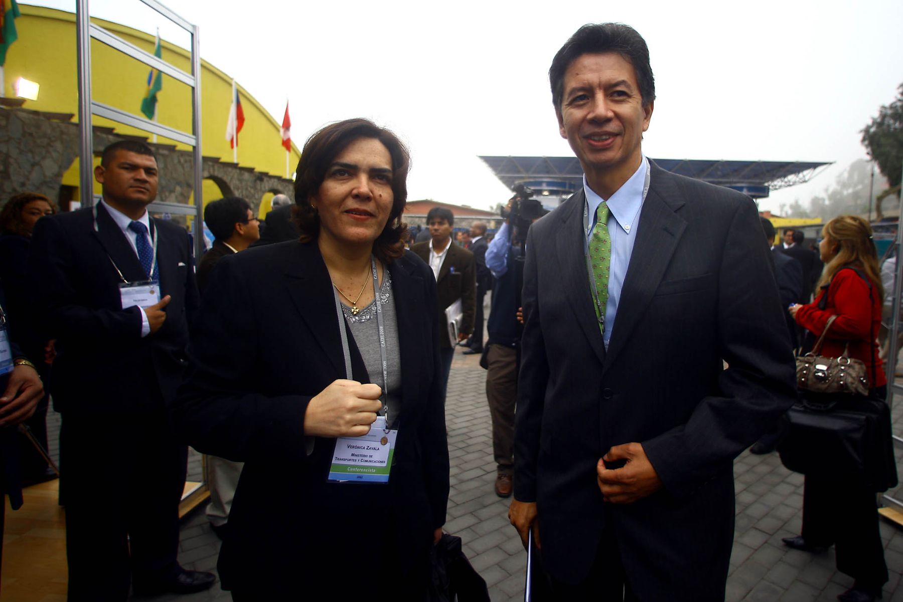 La Ministra de transporte y comunicaciones, Verónica Zavala y el Ministro de Energía y Minas, Pedro Sánchez, participan en la 46ª Conferencia Anual de Ejecutivos (CADE 2008). Foto: ANDINA / Alberto Orbegoso