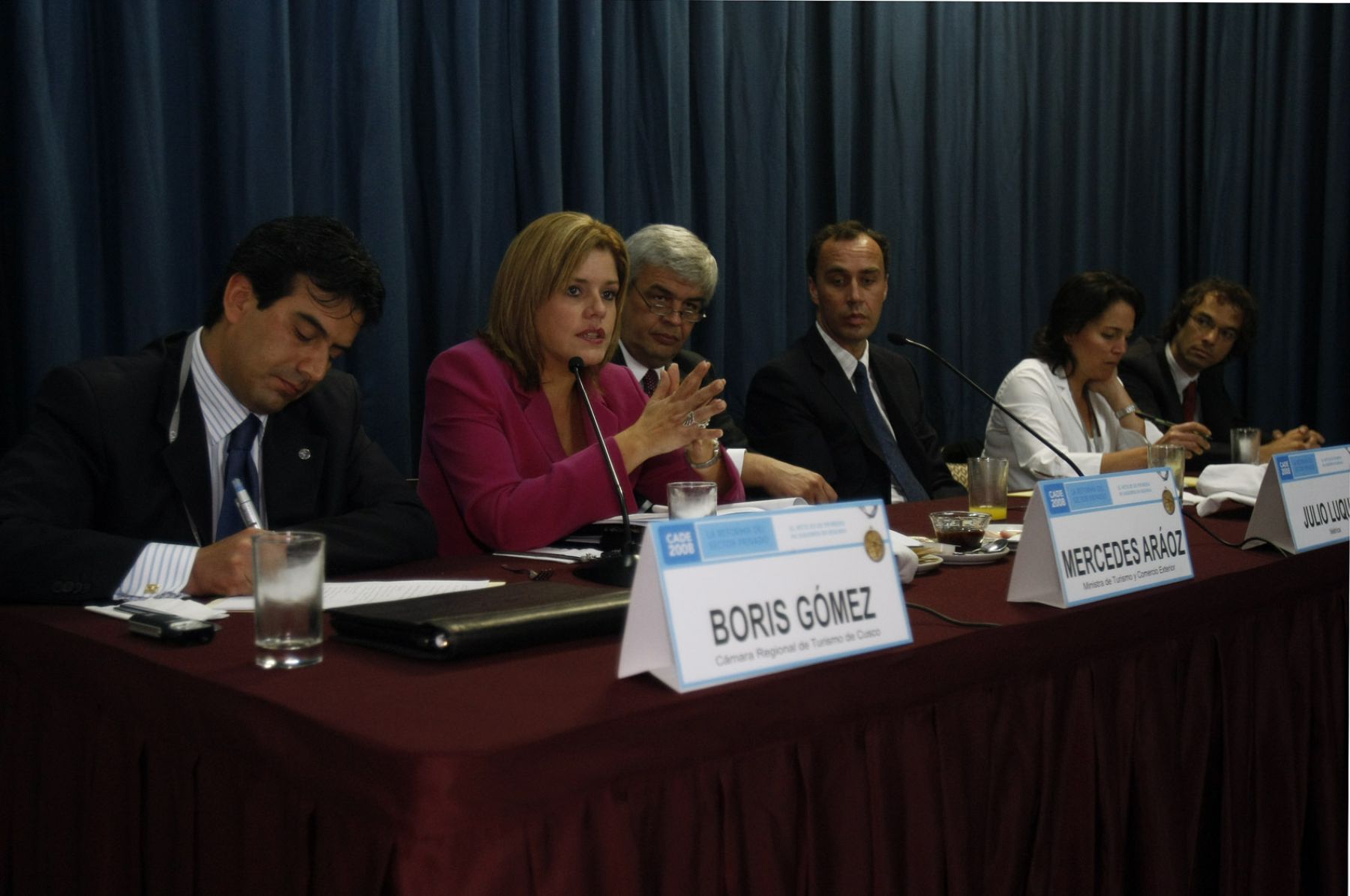 La Ministra de Turismo y Comercio Exterior, Mercédes Aráoz, expuso en la Mesa de Debate, Inversión y confianza para que el turismo siga creciendo.

Foto: ANDINA / Juan Carlos Guzmán Negrini.