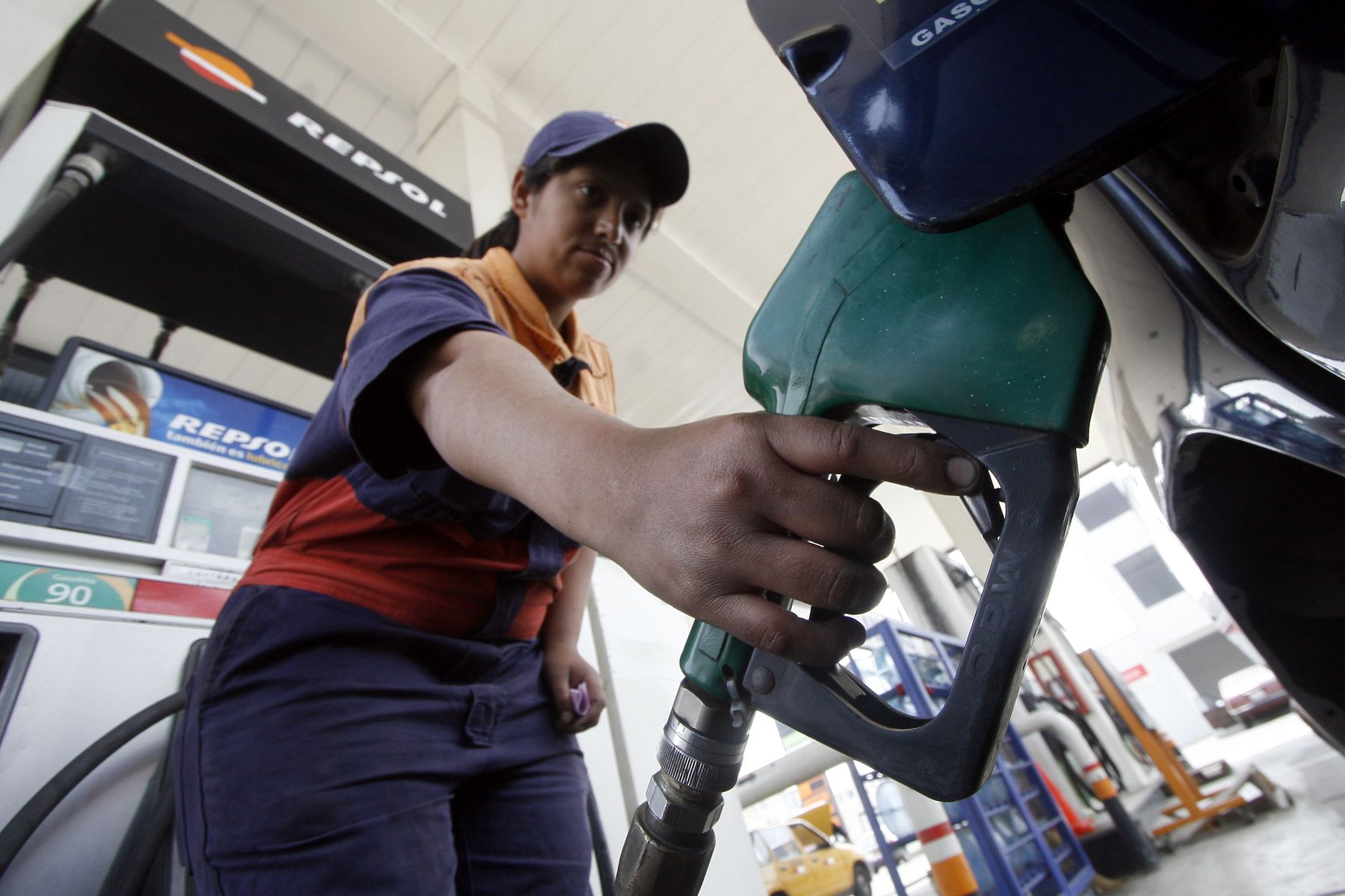 Precios de combustibles deben bajar en principales estaciones de servicio. Foto: ANDINA/Stephanie Zollner.