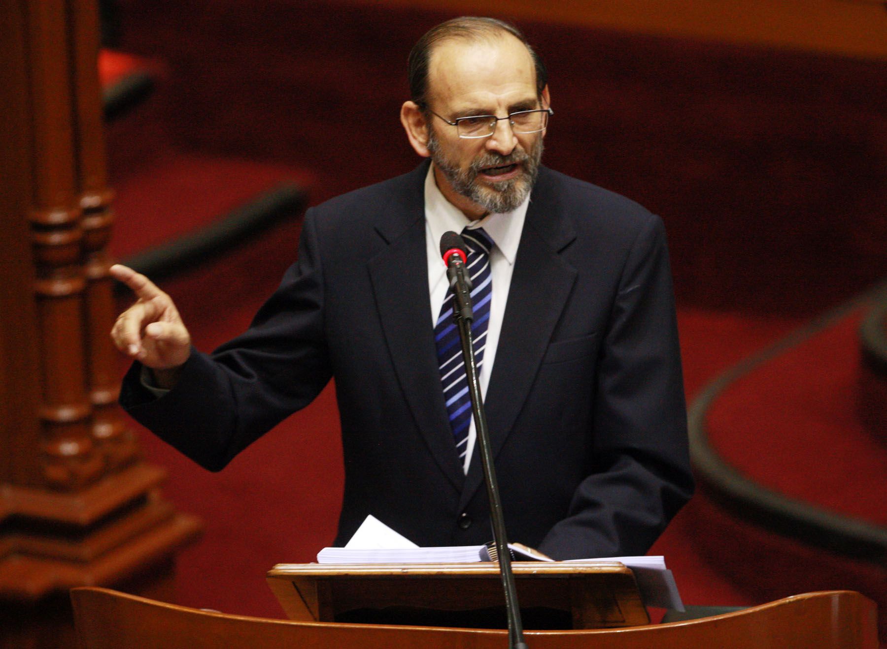 El Presidente del Consejo de Ministros Yehude Simon, expone la política general del Gobierno ante el pleno del Congreso. Foto: ANDINA/ Carlos Lezama.