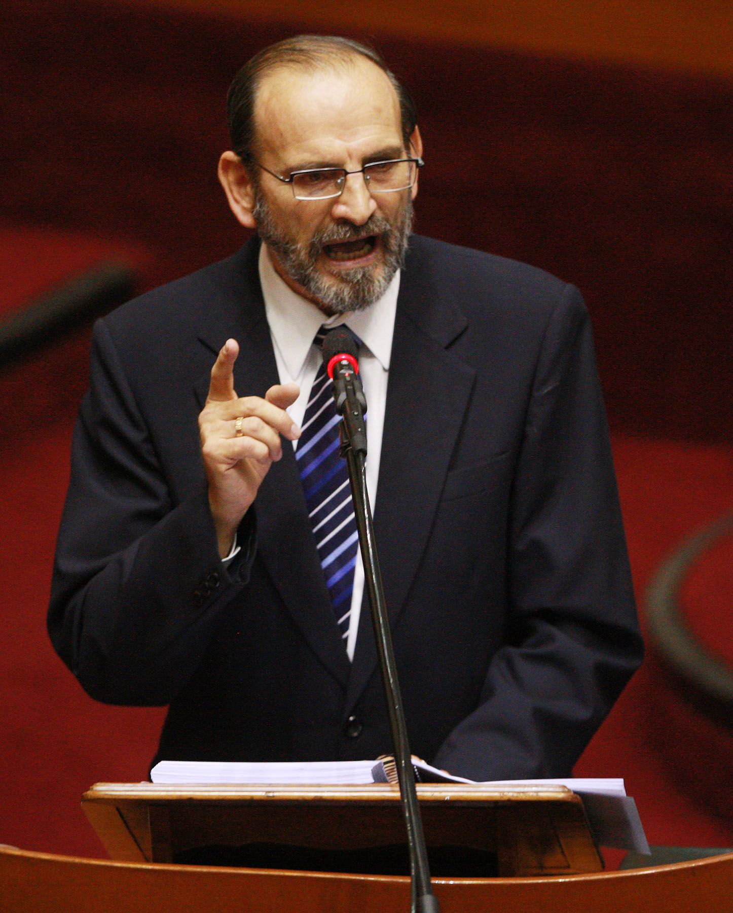 El Presidente del Consejo de Ministros Yehude Simon, expone la política general del Gobierno ante el pleno del Congreso. Foto: ANDINA/ Carlos Lezama.