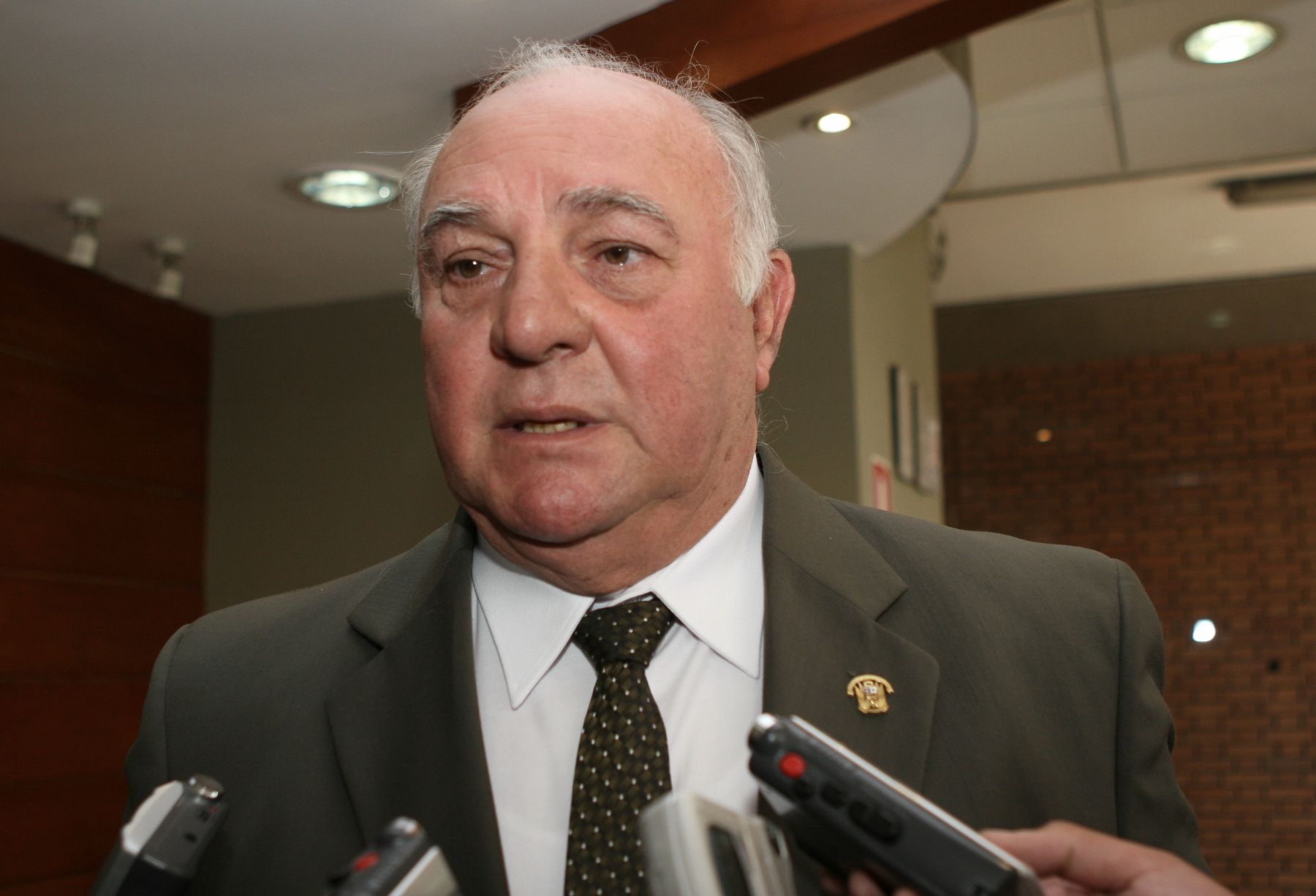 Vicepresidente de la República, Luis Giampietri, en declaraciones a la prensa. Foto. ANDINA /Norman Cordova
