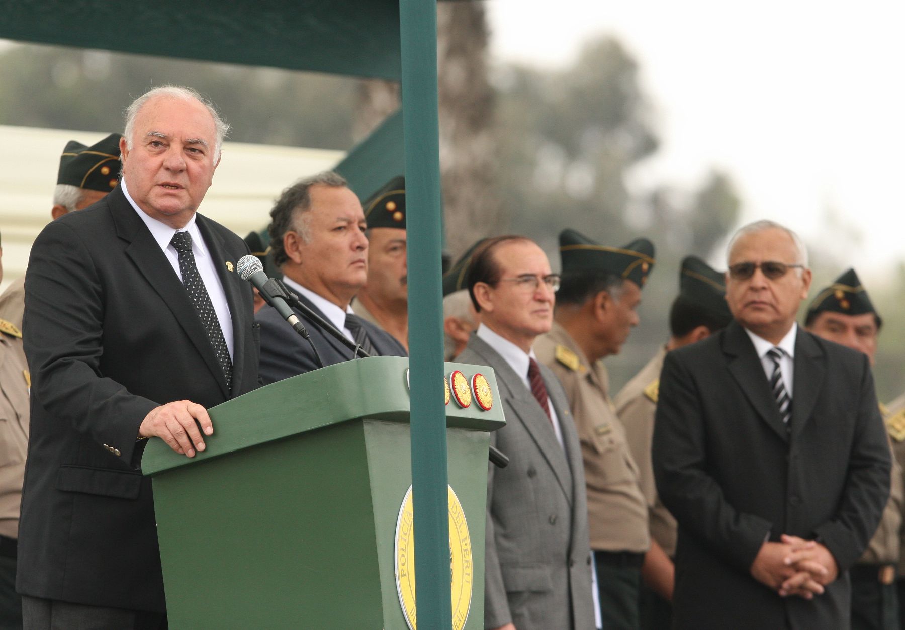 Primer vicepresidente Luis Giampietri y Ministro del Interior, Remigio Hernani, en la demostración del plan de Operación de APEC 2008 Foto. ANDINA / Norman Córdova