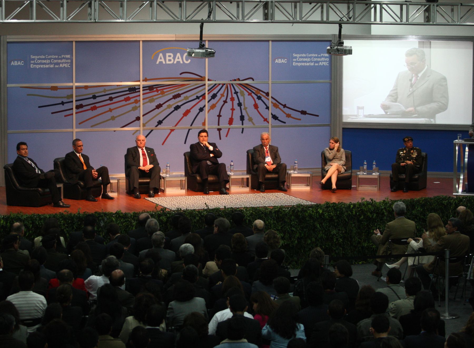 El presidente peruano Alan García, clausura esta tarde la 2da Cumbre Pymes del Foro APEC, en el Centro de Convenciones de la Fortaleza del Real Felipe.
Foto: ANDINA /Jack Ramon.