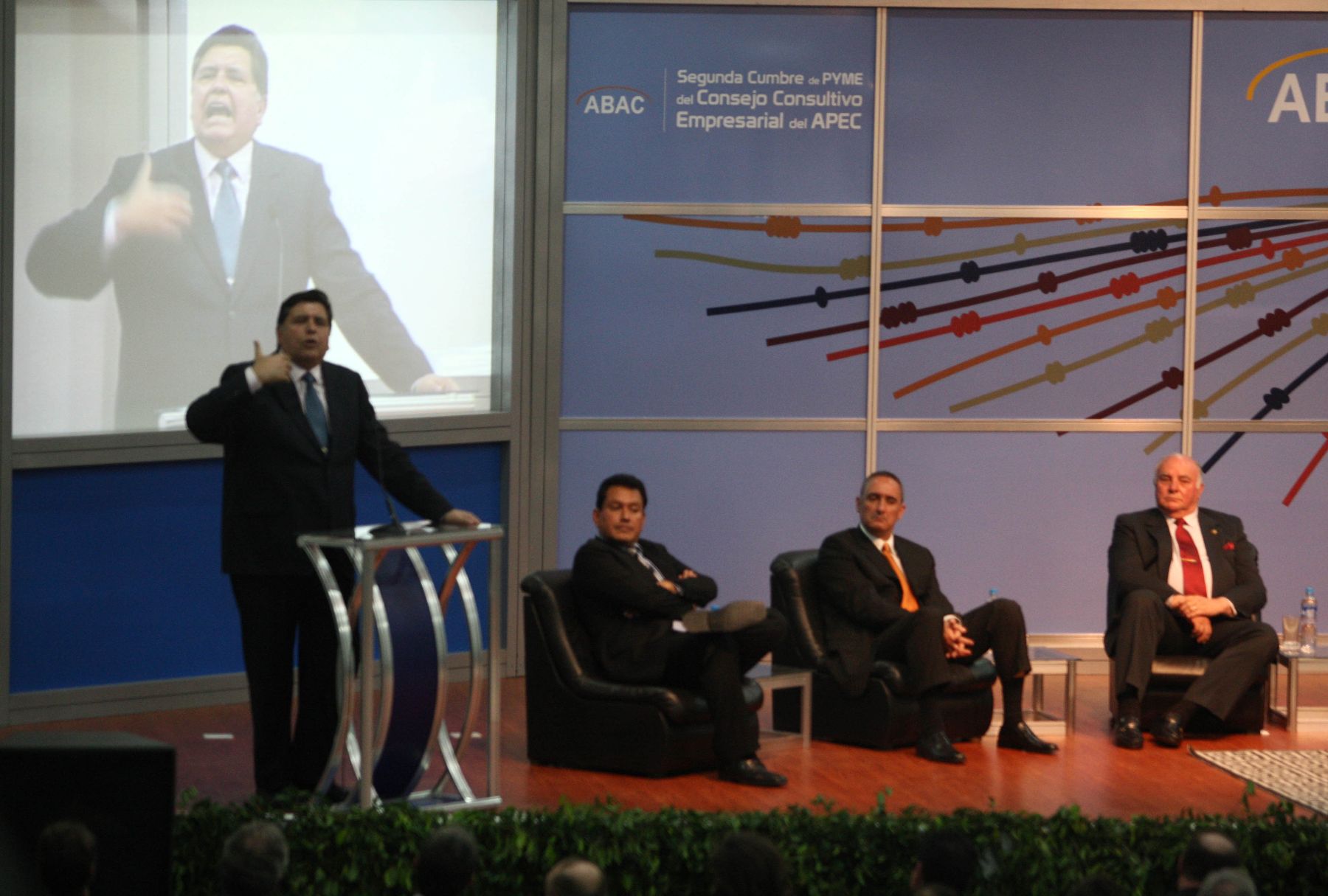 El presidente peruano Alan García, clausura esta tarde la 2da Cumbre Pymes del Foro APEC, en el Centro de Convenciones de la Fortaleza del Real Felipe. Foto: ANDINA /Jack Ramon.