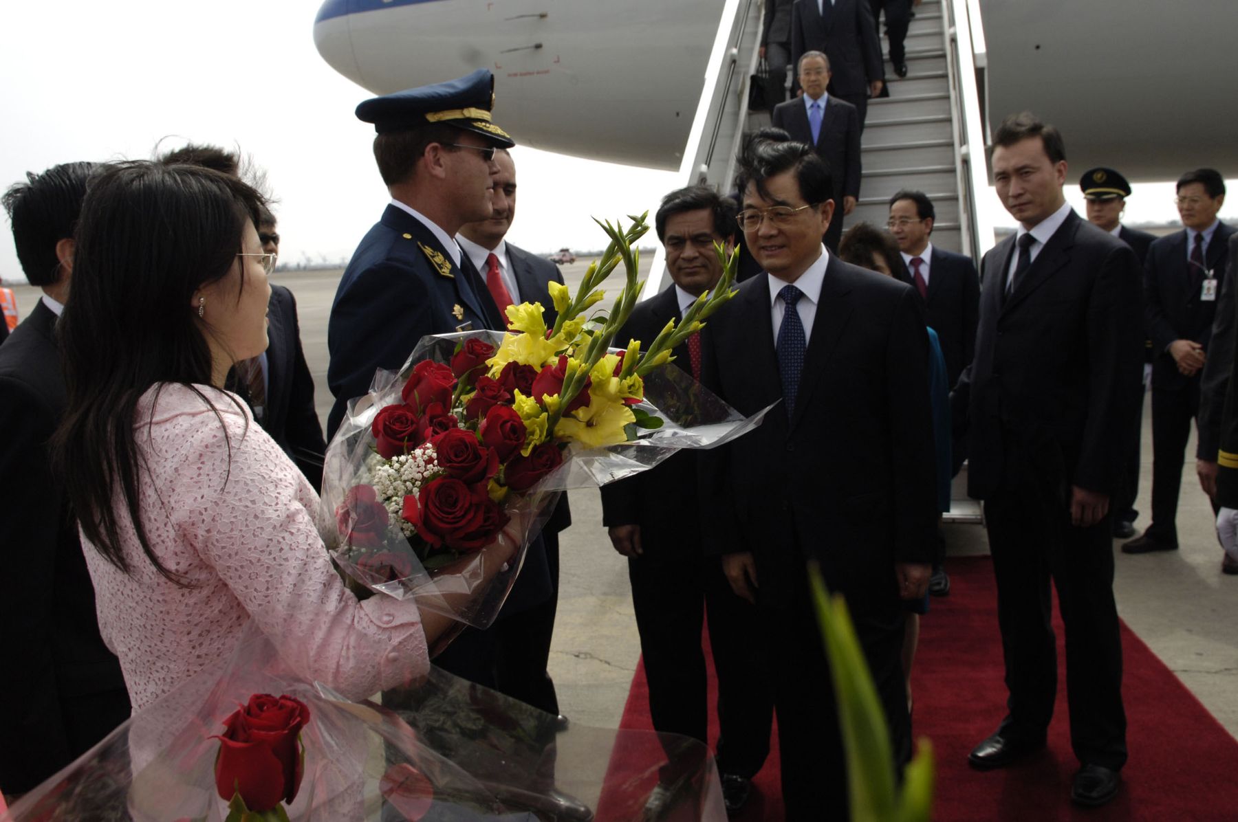 El presidente de la República Popular China, Hu Jintao, arribó esta tarde al Grupo Aéreo Nª8 8 de Lima. Foto: ANDINA/ Omar Terrones