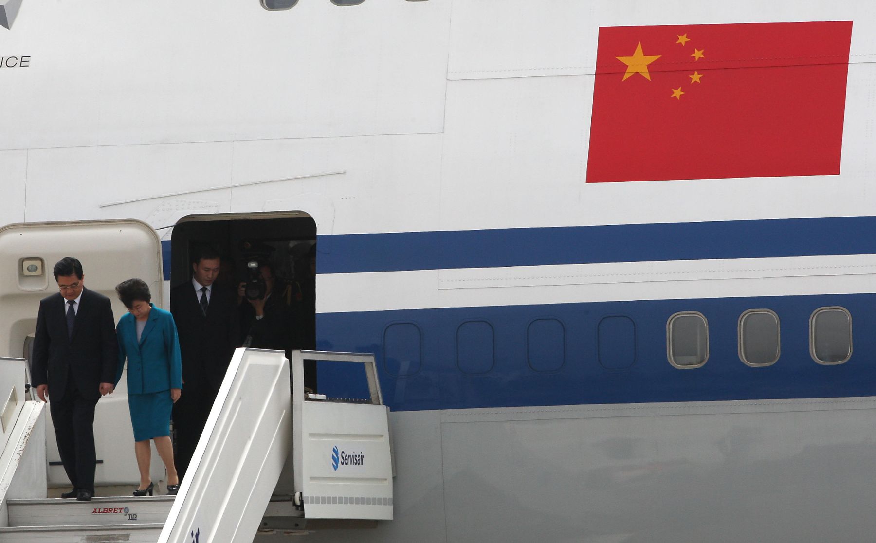 El presidente de la República Popular China, Hu Jintao, arribó esta tarde al Grupo Aereo Nùmero 8. Foto: ANDINA/ Piero Vargas
