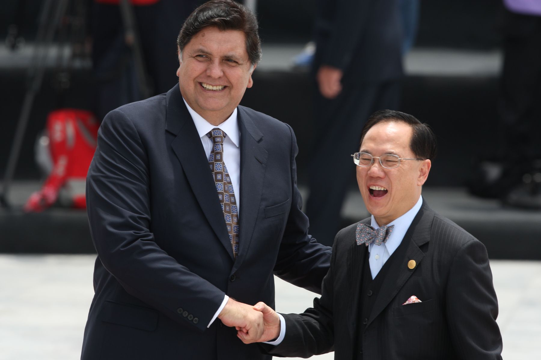 Presidente García recibe al líder de Hong Kong, Donald Tsang, en la sede de la Cumbre APEC 2008 en el Centro de Convenciones del Ministerio de Defensa de Lima. Foto: Piero Vargas.