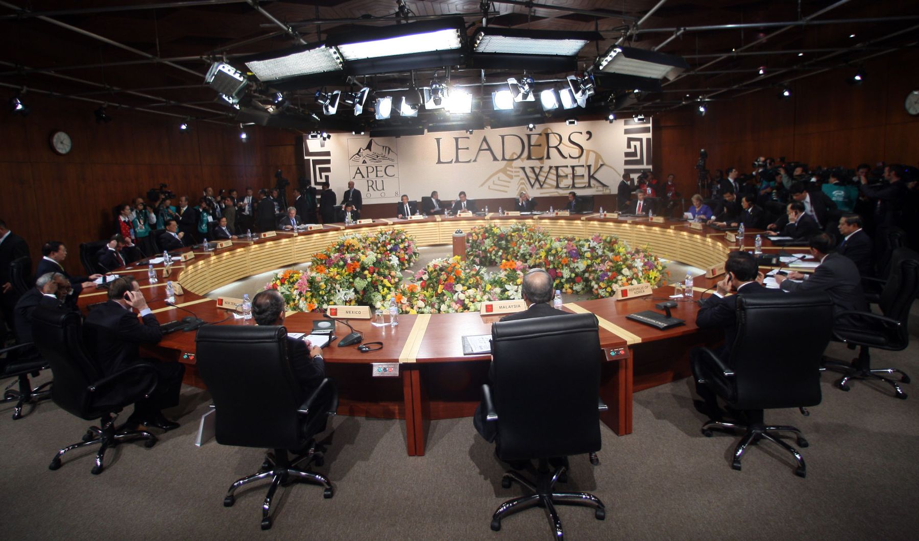 Se inicia el Primer Retiro de los líderes económicos del APEC, en el Centro de Convenciones del Ministerio de Defensa de Lima.  
ANDINA / Alberto Orbegoso