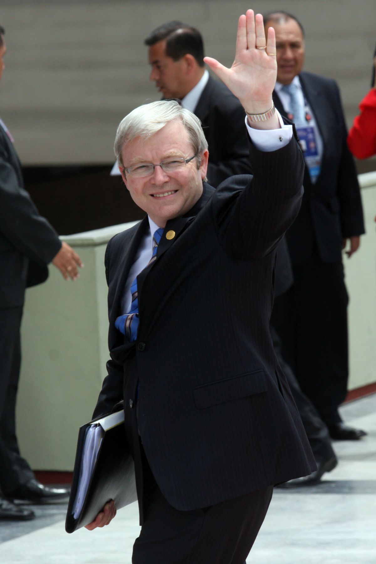 Líder de Australia, Kevin Rudd, en su llegada a la sede de la Cumbre APEC 2008 en el Centro de Convenciones del ministerio de Defensa de Lima. Foto: ANDINA / Carolina Urra