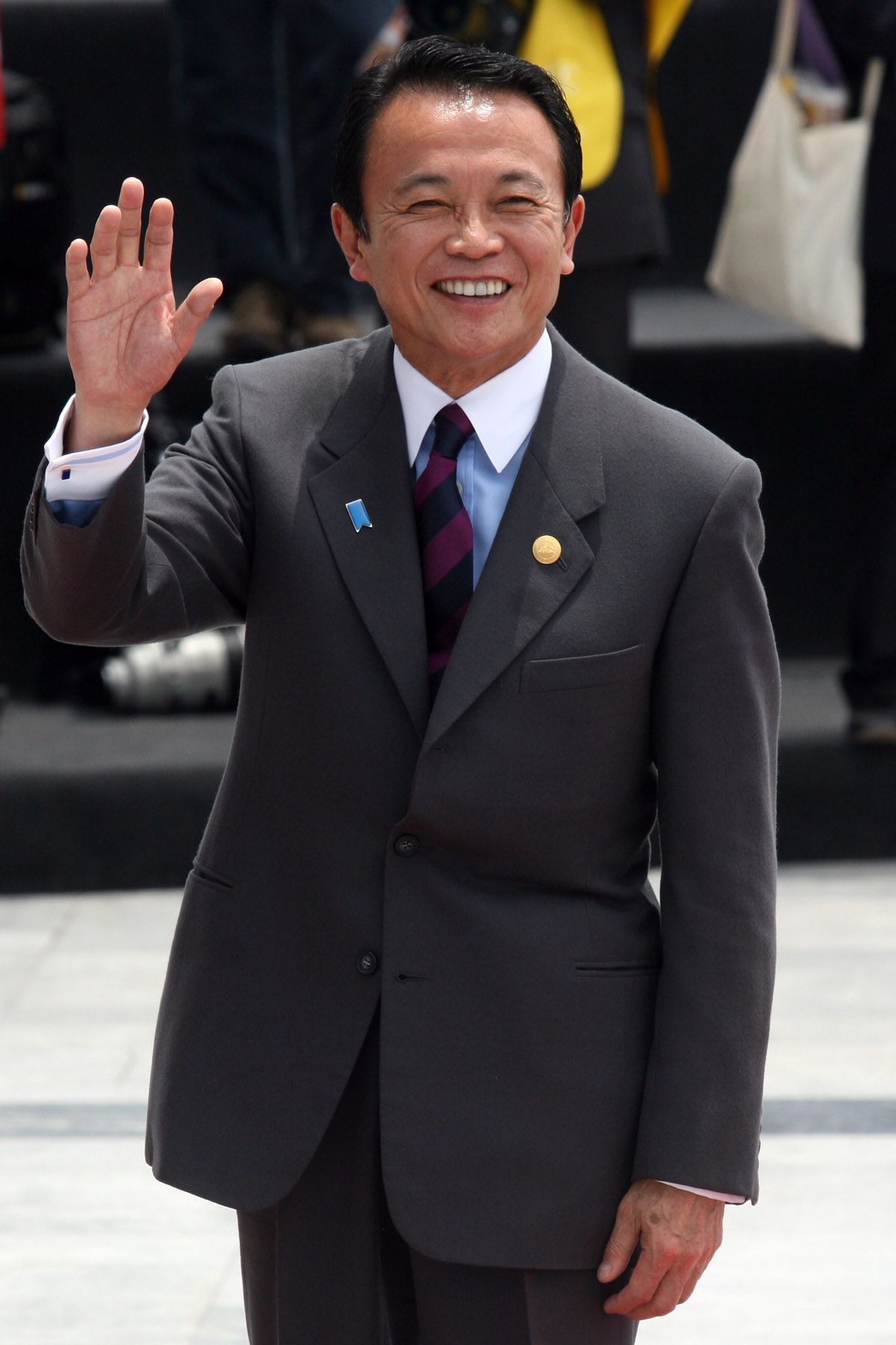 Primer Ministro de Japón, Taro Aso, en su llegada a la sede de la Cumbre APEC 2008 en el Centro de Convenciones del ministerio de Defensa de Lima. Foto: ANDINA / Carolina Urra