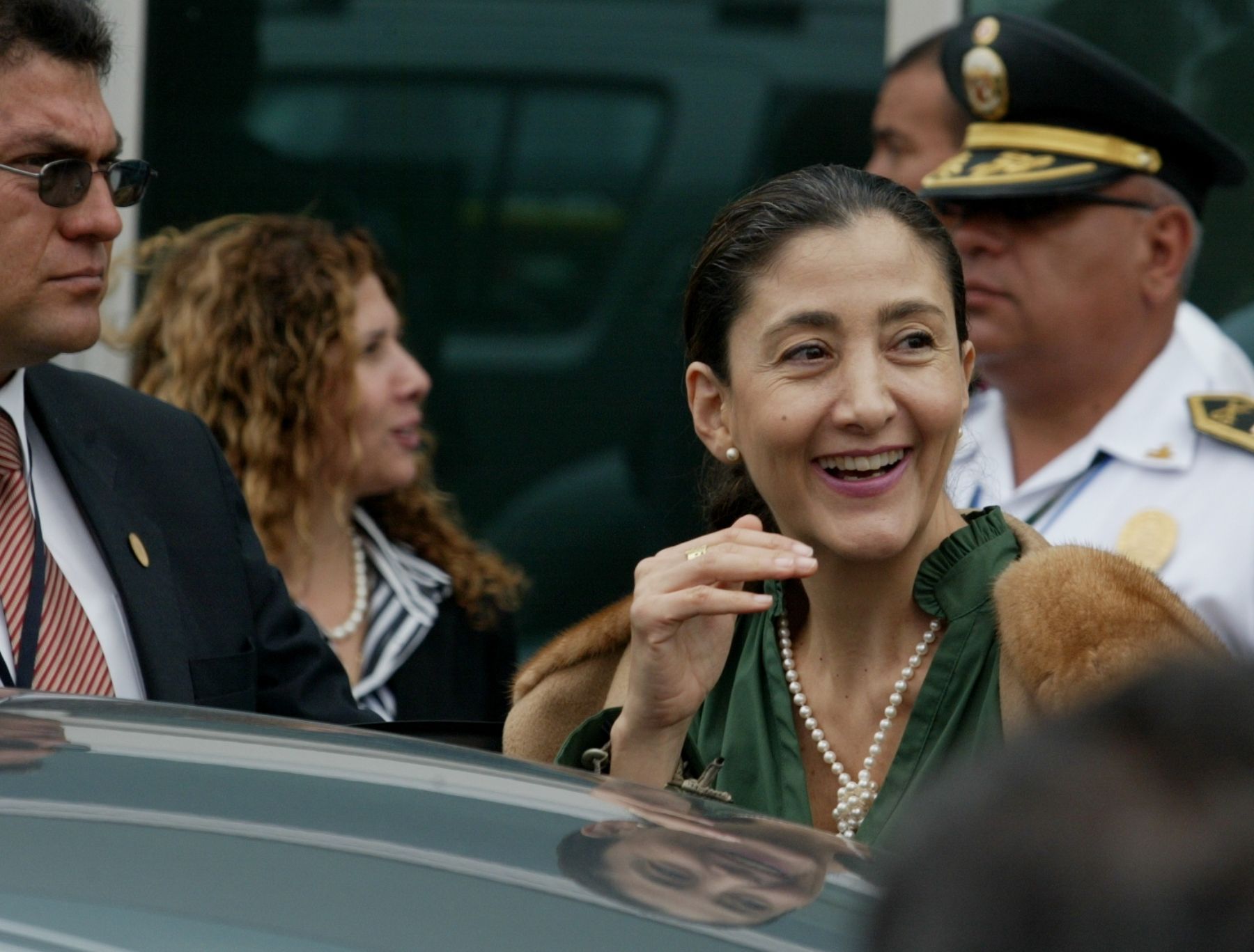 La polìtica colombiana y ex rehén de las FARC, Ingrid Betancourt, en su llegada a la capital peruana. Foto: ANDINA/ Victor Palomino.