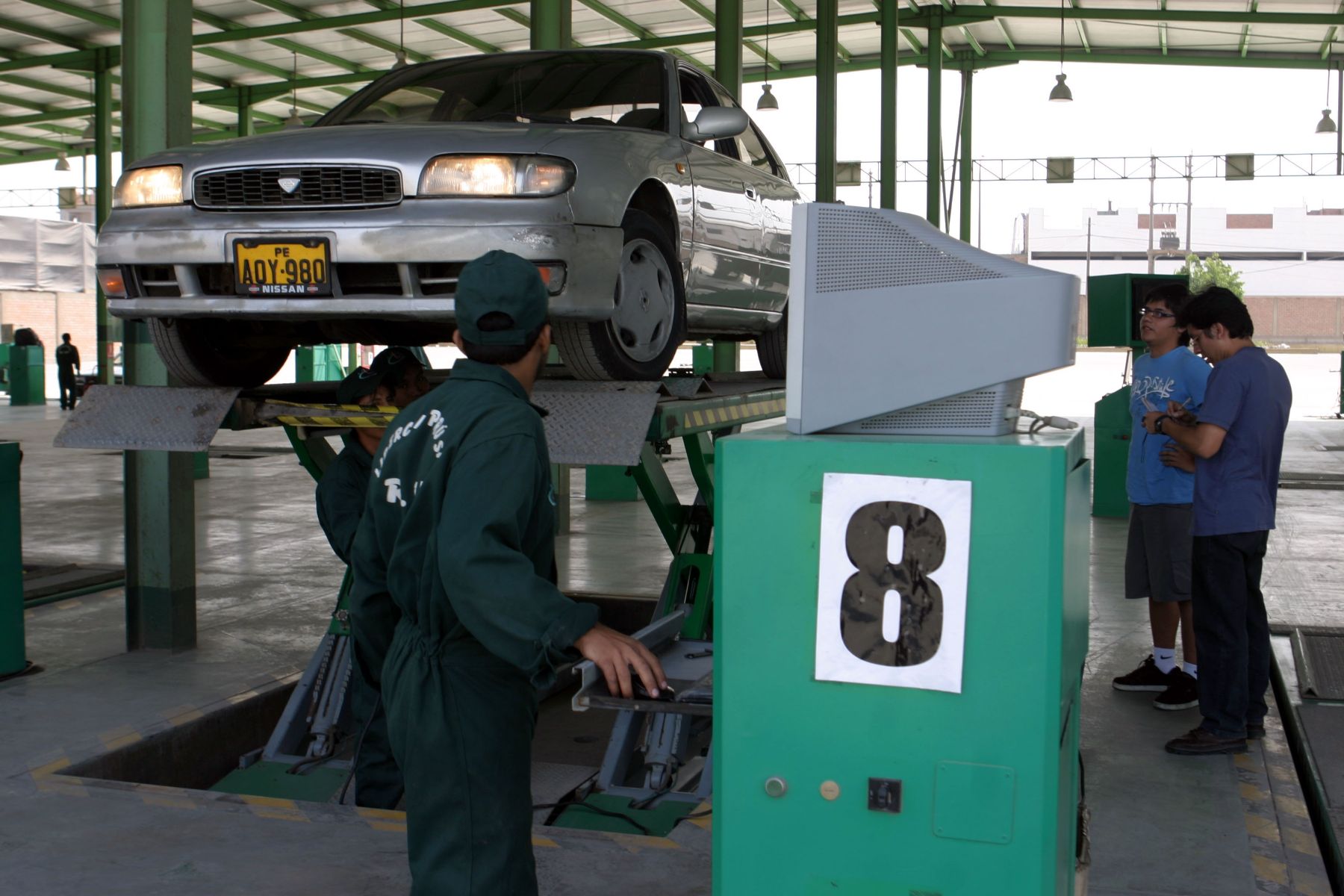 MTC crea herramienta tecnológica para que población envíe mensaje de texto y conozca si revisión técnica de un vehículo está al día. ANDINA/Héctor Vinces