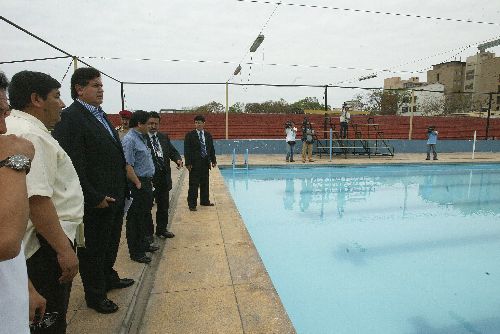 Presidente Alan García y ministro de Educación, José Antonio Chang, recorren el colegio Alfonso Ugarte. Foto: ANDINA/Víctor Palomino Gòmez.