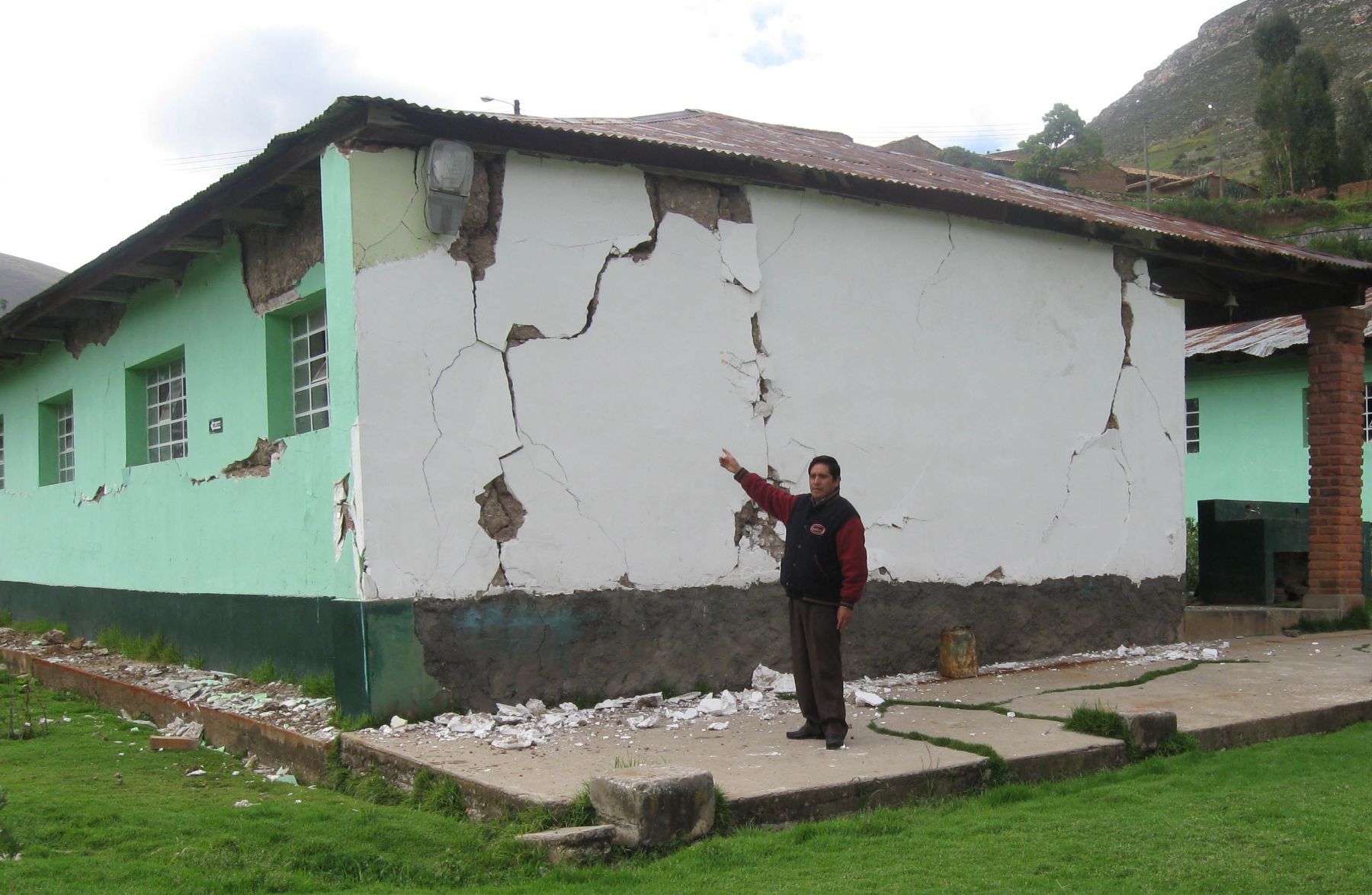 Institución Educativa San Roque fue la más afectada por sismo en Jauja. Foto: ANDINA / Pedro Tinoco.