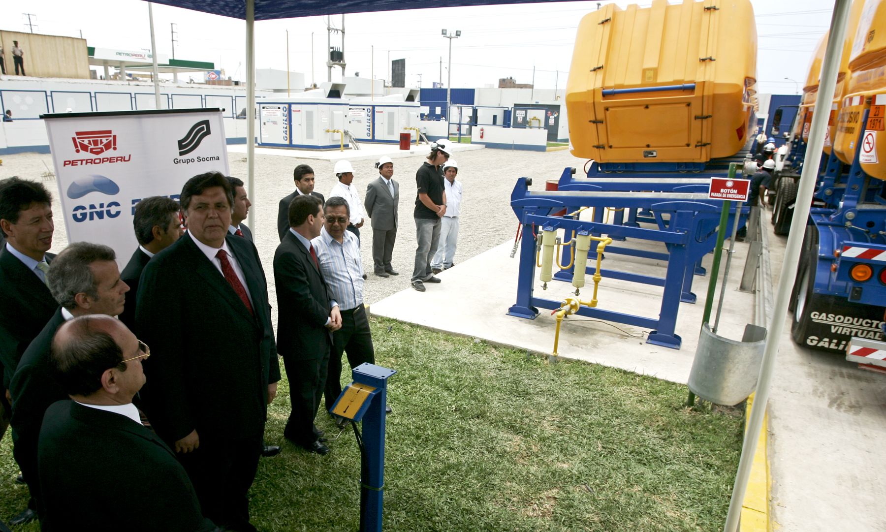 Presidente de la República, Alan García, inaugura planta de gas natural comprimido en Lurin. Foto: ANDINA / Rafael Cornejo