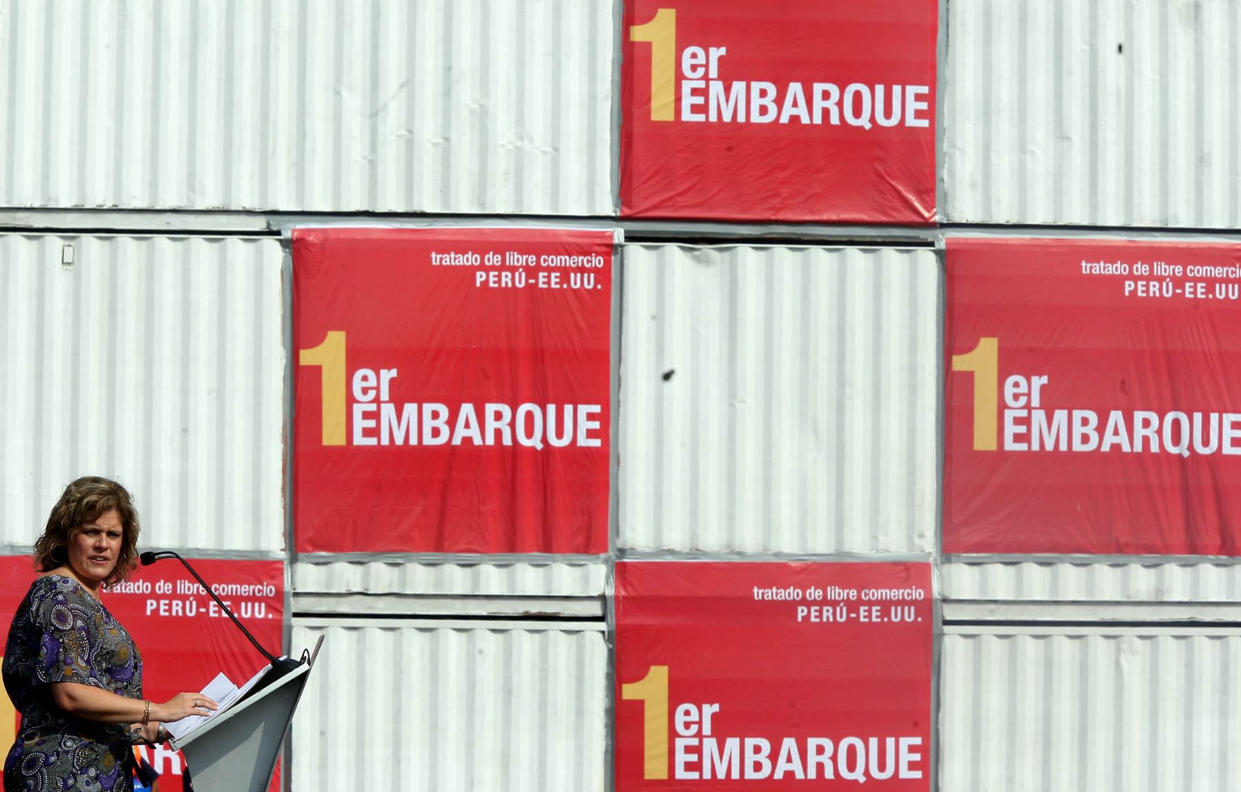 La Ministra de Turismo y Comercio Exterior, Mercedes Aráoz, participa de la ceremonia del primer embarque por el Tratado de Libre Comercio entre Perú y EE.UU. Foto: ANDINA / Alberto Orbegoso