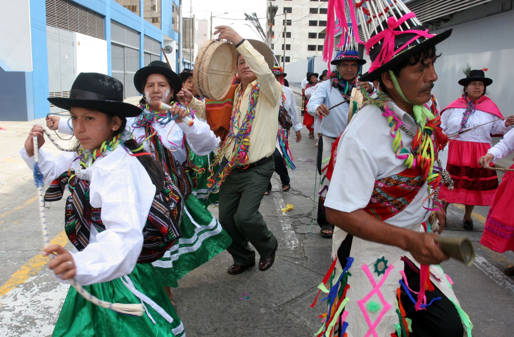 Pasacalle por celebración de carnaval ayacuchano en calles de Lima. Foto: ANDINA / Rocío Farfán.