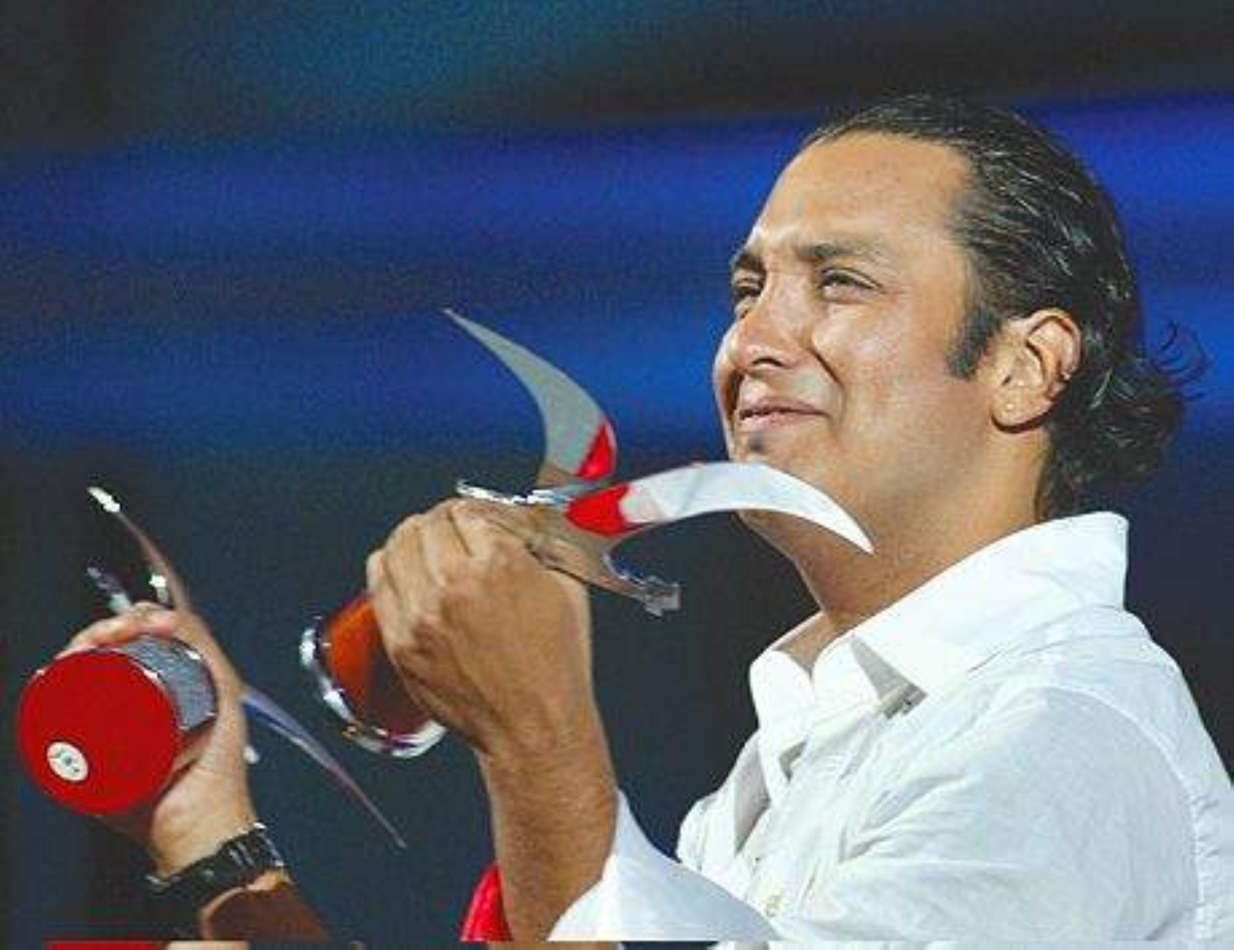 Cantante Jorge Pardo, cuando ganó la Gaviota de Oro en una edición pasada del festival de "Viña del Mar"