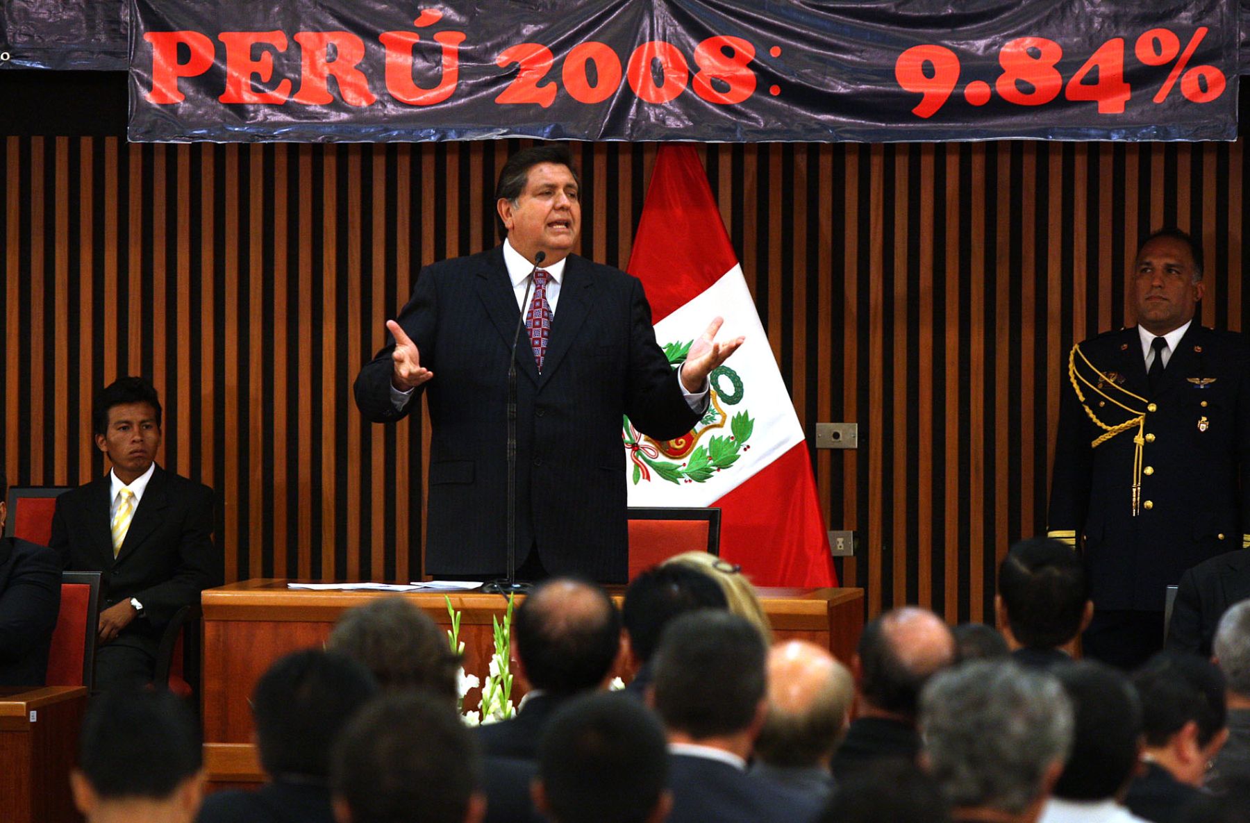 El presidente de la República, Alan García, expone esta noche Compromiso por Crecimiento Económico y Empleo 2009-2010 en el Museo de la NAción. Foto: ANDINA / Piero Vargas