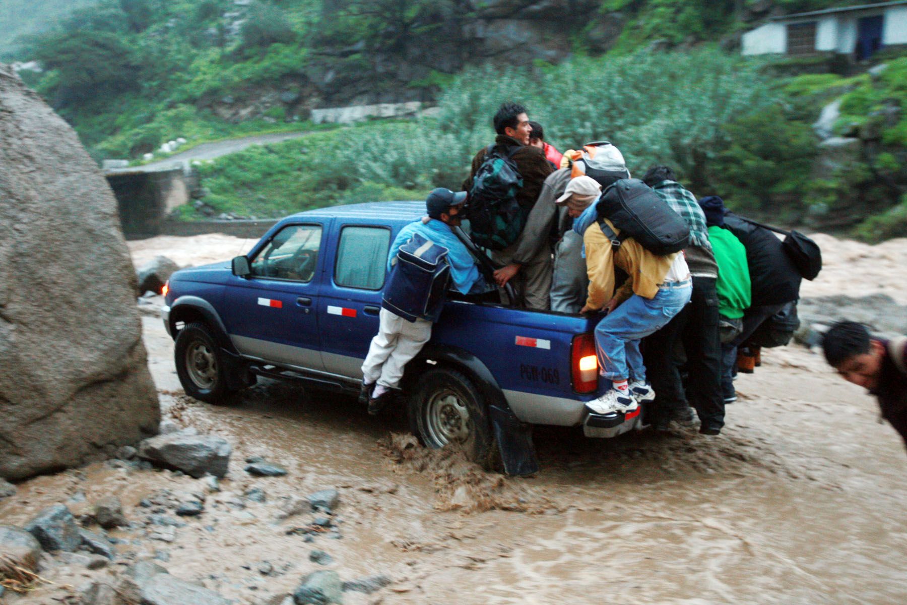 Huaicos caidos en Huarochiri, a la altura del kilómetro 65 de la Carretera Central. Foto: ANDINA/ Carlos Lezama