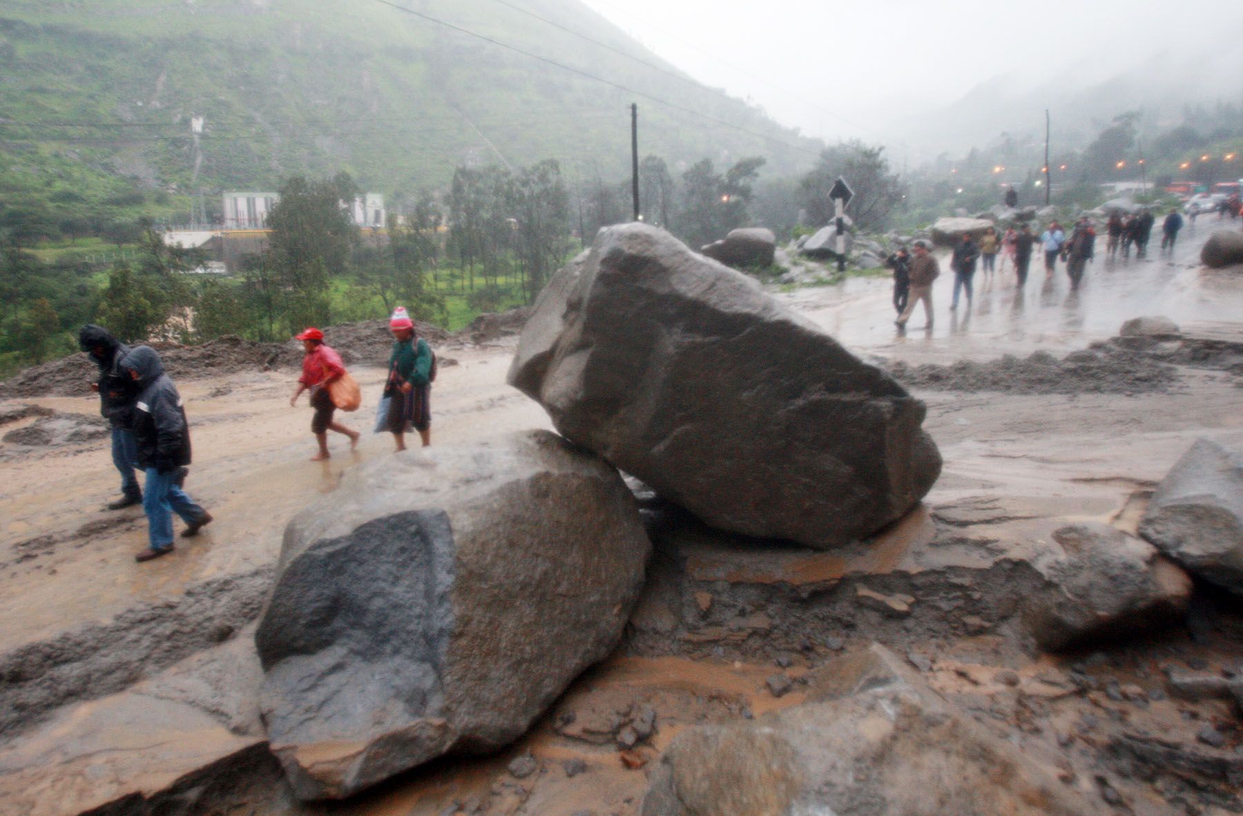 Huaicos caidos en Huarochiri, a la altura del kilómetro 65 de la Carretera Central. Foto: ANDINA/ Carlos Lezama