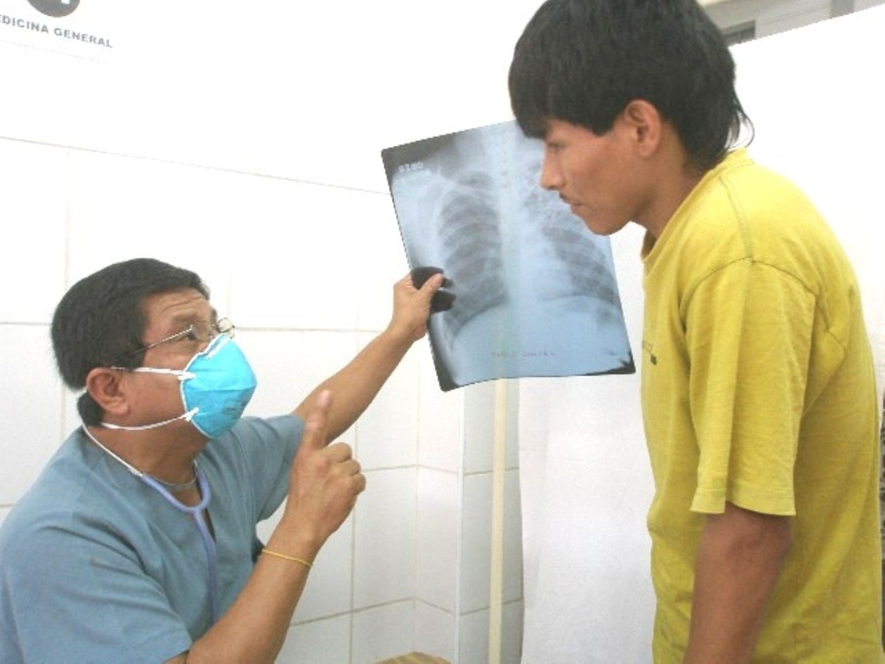 Un diagnóstico rápido de tuberculosis permite iniciar el tratamiento oportuno para combatir la enfermedad. Foto: Andina