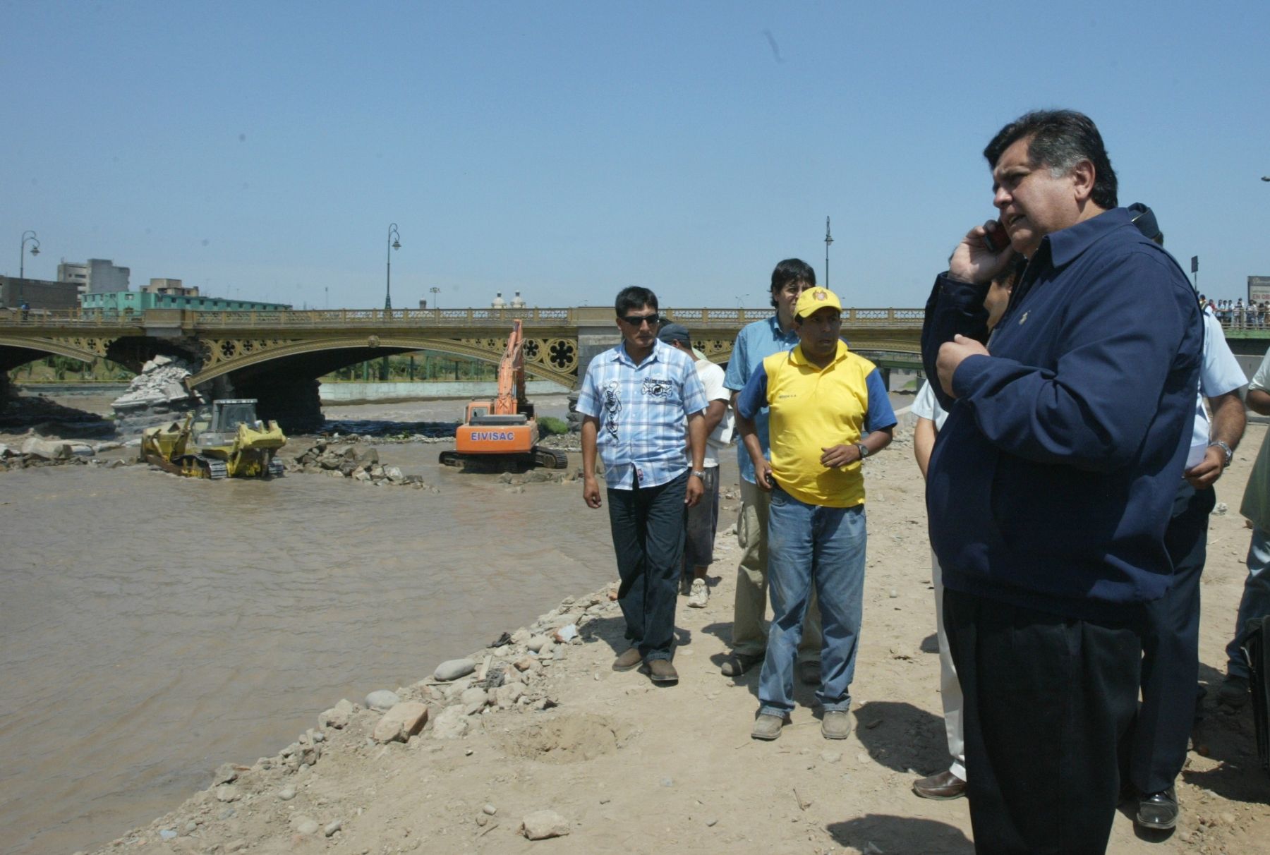 Presidente Alan Garcia inspecciona trabajos de refaccion en Puente Balta. Foto ANDINA /Victor Palomino Gómez