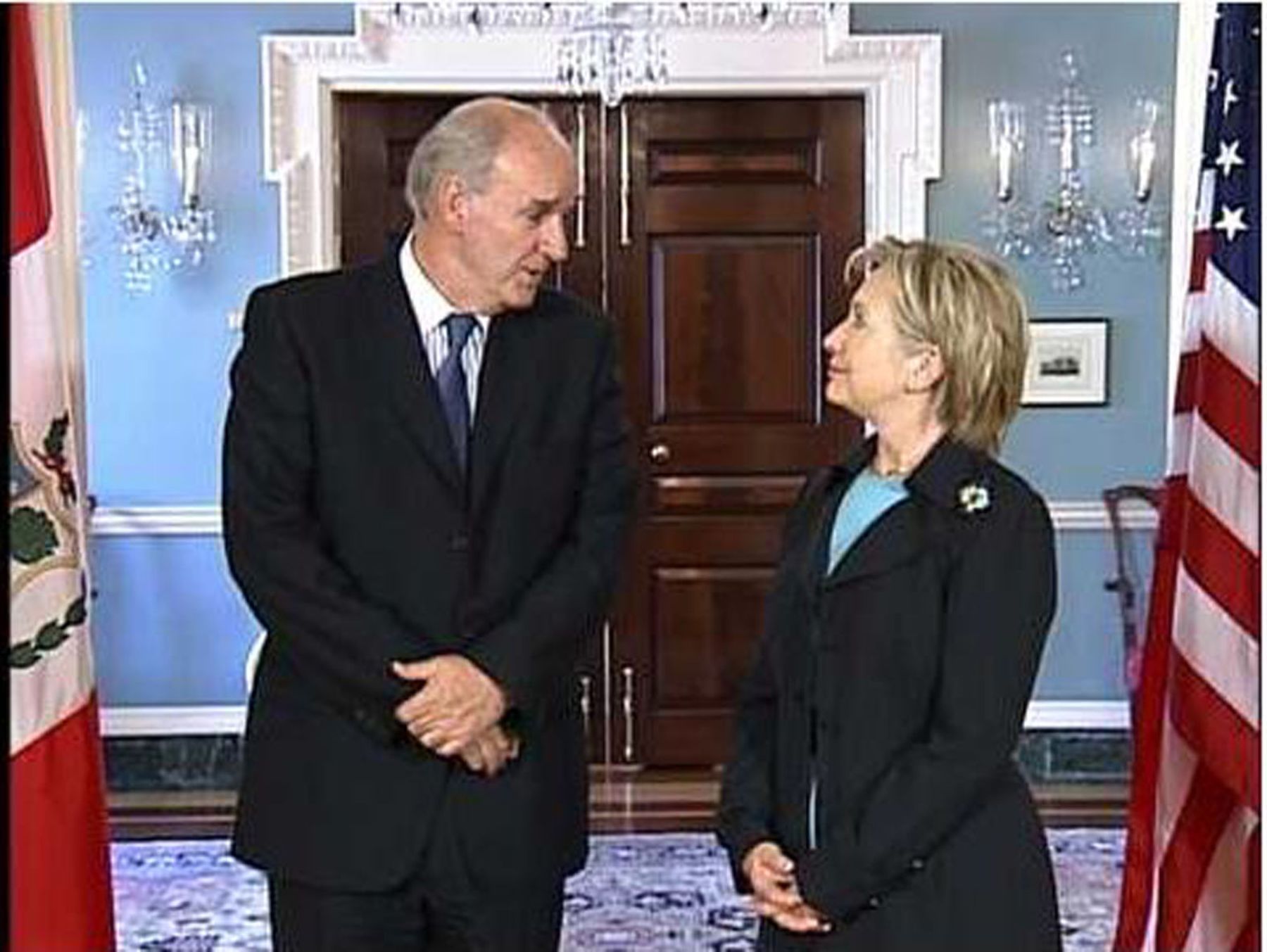 El canciller, José Antonio García Belaunde, se reunió con la secretaria de Estado de Estados Unidos, Hillary Clinton.
