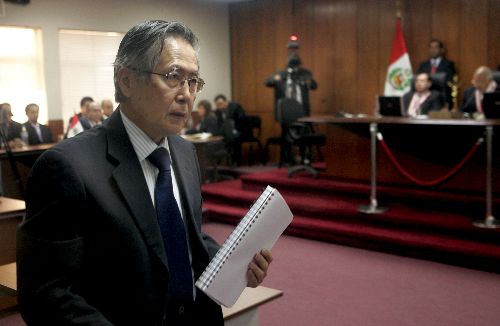 El ex presidente Alberto Fujimori al culminar la lectura de la sentencia de 25 años que le impuso la Corte Suprema de Justicia. Foto: ANDINA/Rafael Cornejo.