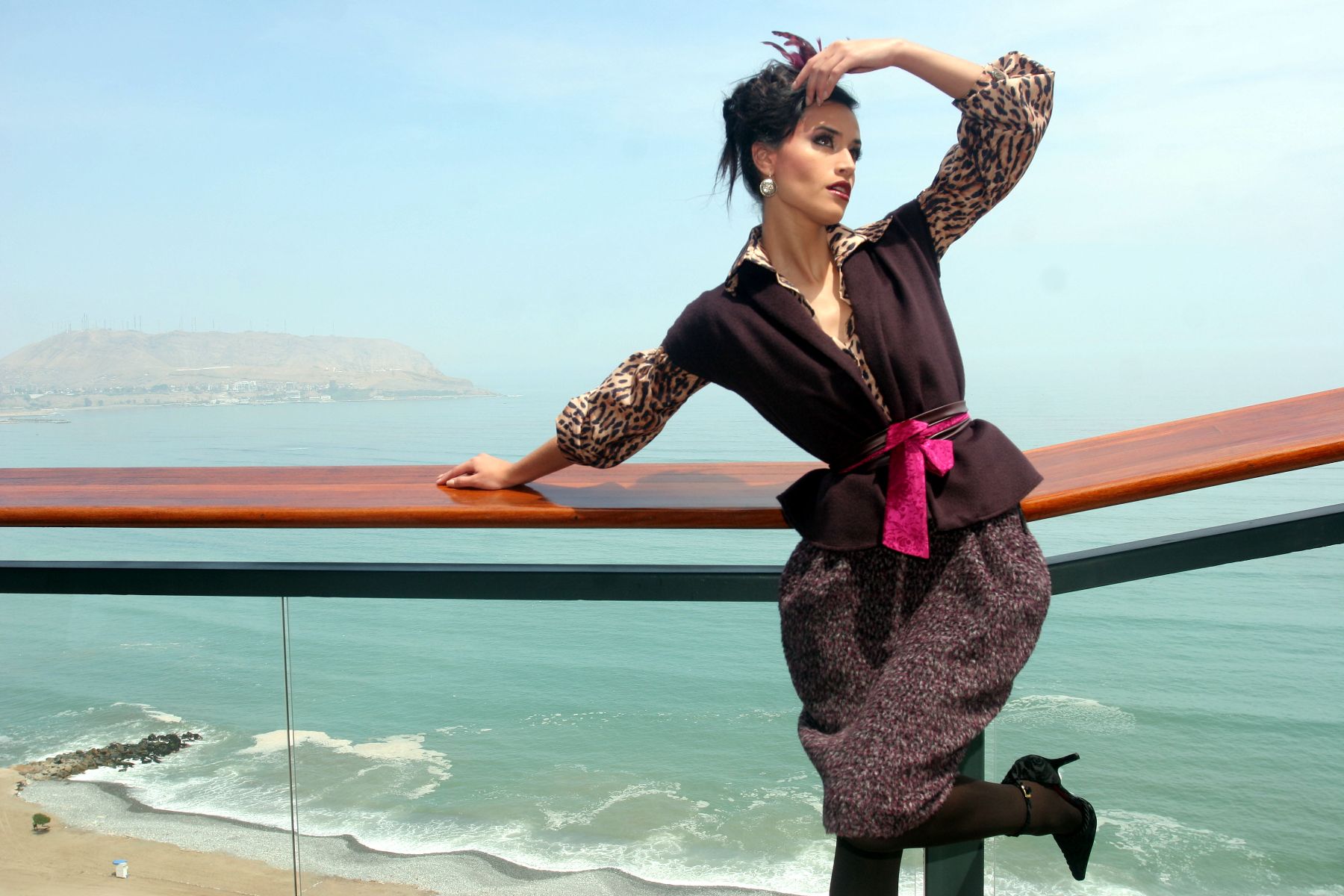 Una modelo muestra un diseño peruano durante  el anunció de  realización de ferias internacionales Perú Moda y Perú Gift Show . 
Foto: ANDINA/Rocío Farfán.