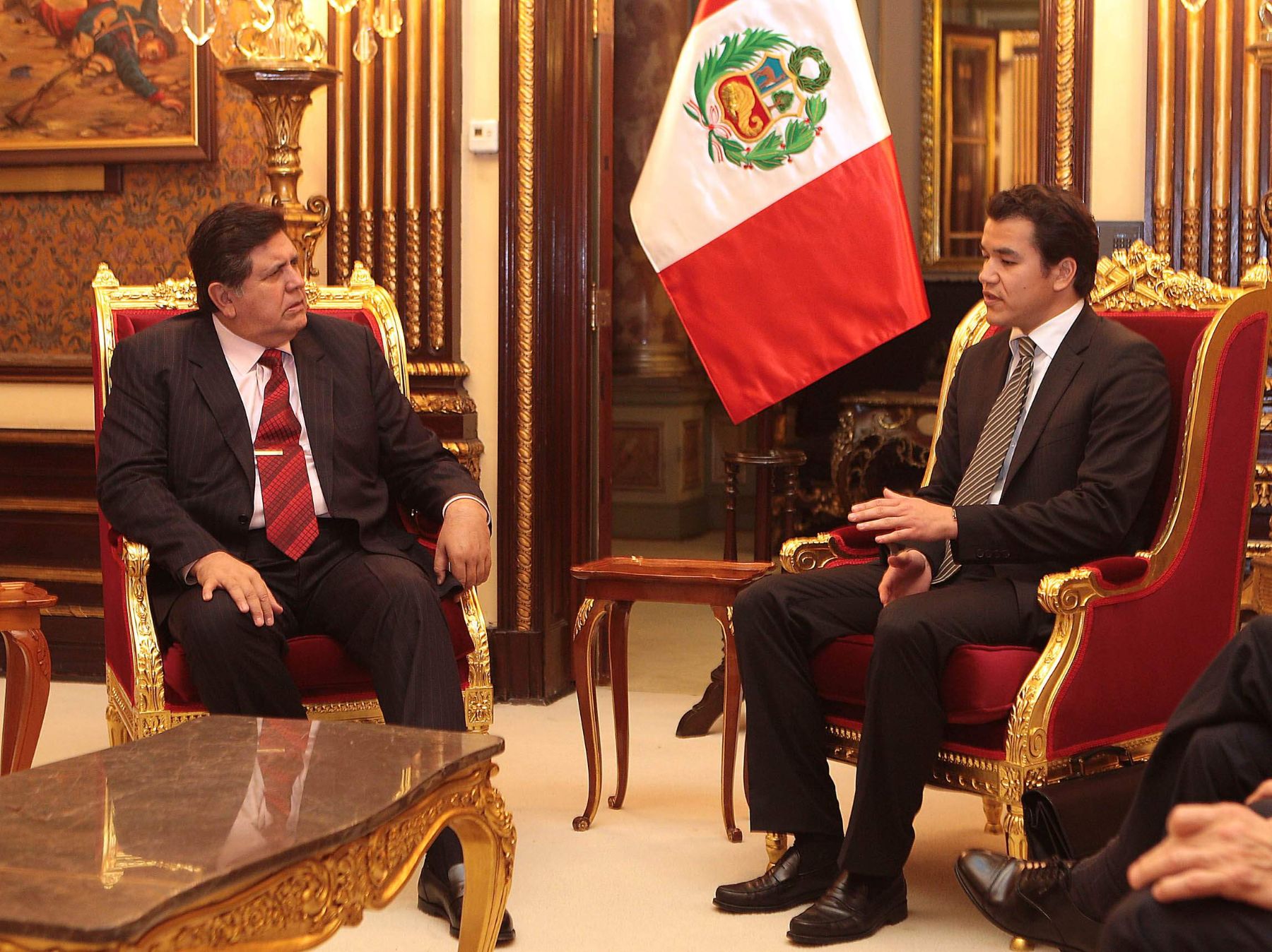Peruvian President Alan Garcia Perez met Friday morning with Perenco Group’s chairman Francois Perrodo and general manager Daniel Kadjar at the Government Palace in Lima. Photo: Sepres.