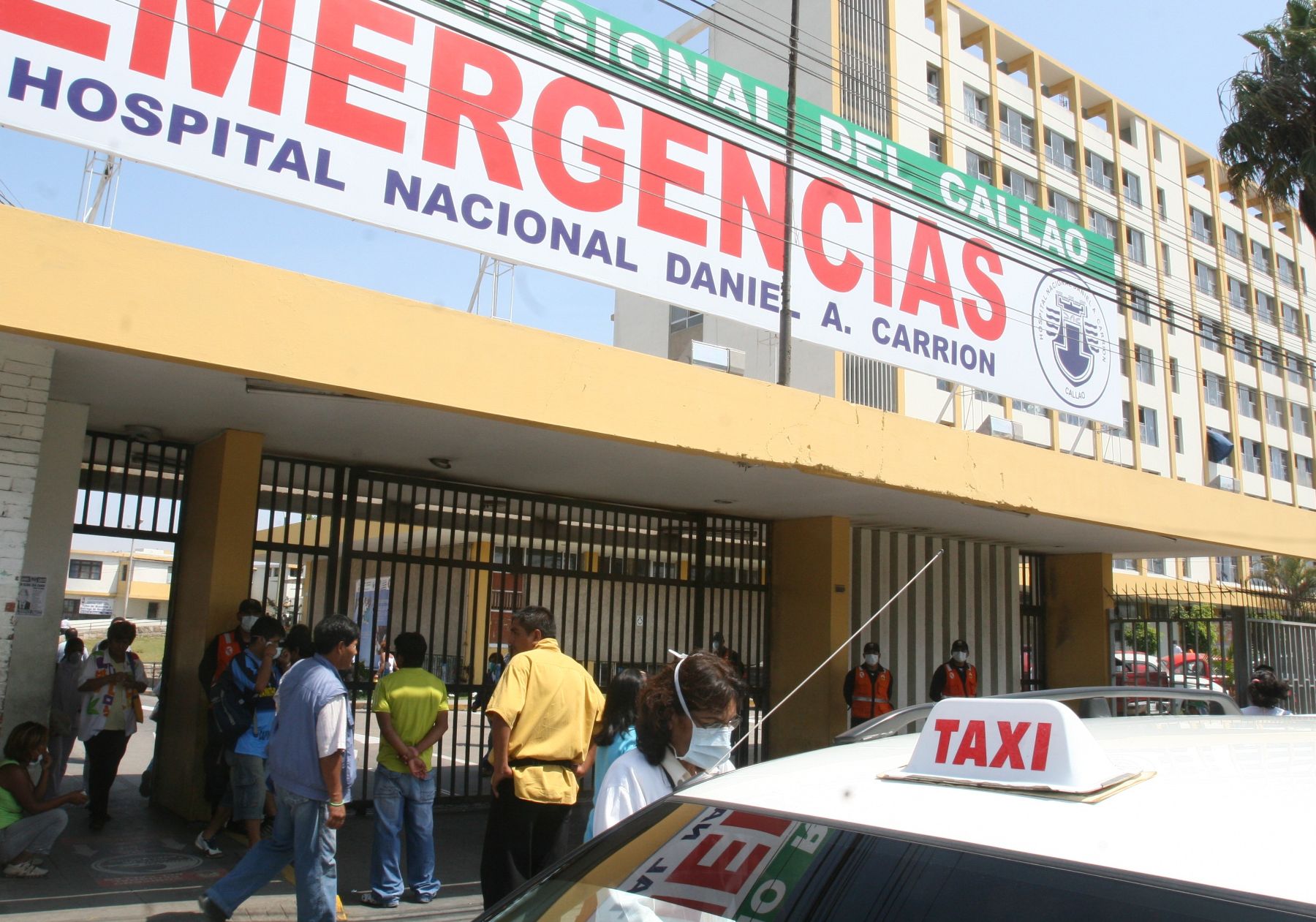 Grúas respetarán emergencia en puertas de hospitales del Callao. Foto: ANDINA/ Vidal Tarqui