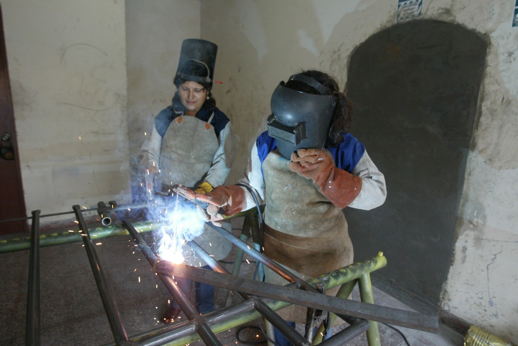 Trabajadoras en la industria metal mecánica.Foto:  ANDINA/archivo.