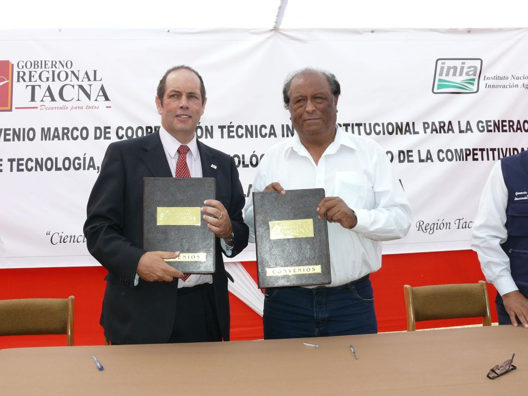 Gobierno regional de Taca e INIA suscribieron convenio de cooperación. Foto: ANDINA / Gobierno regional de Tacna.