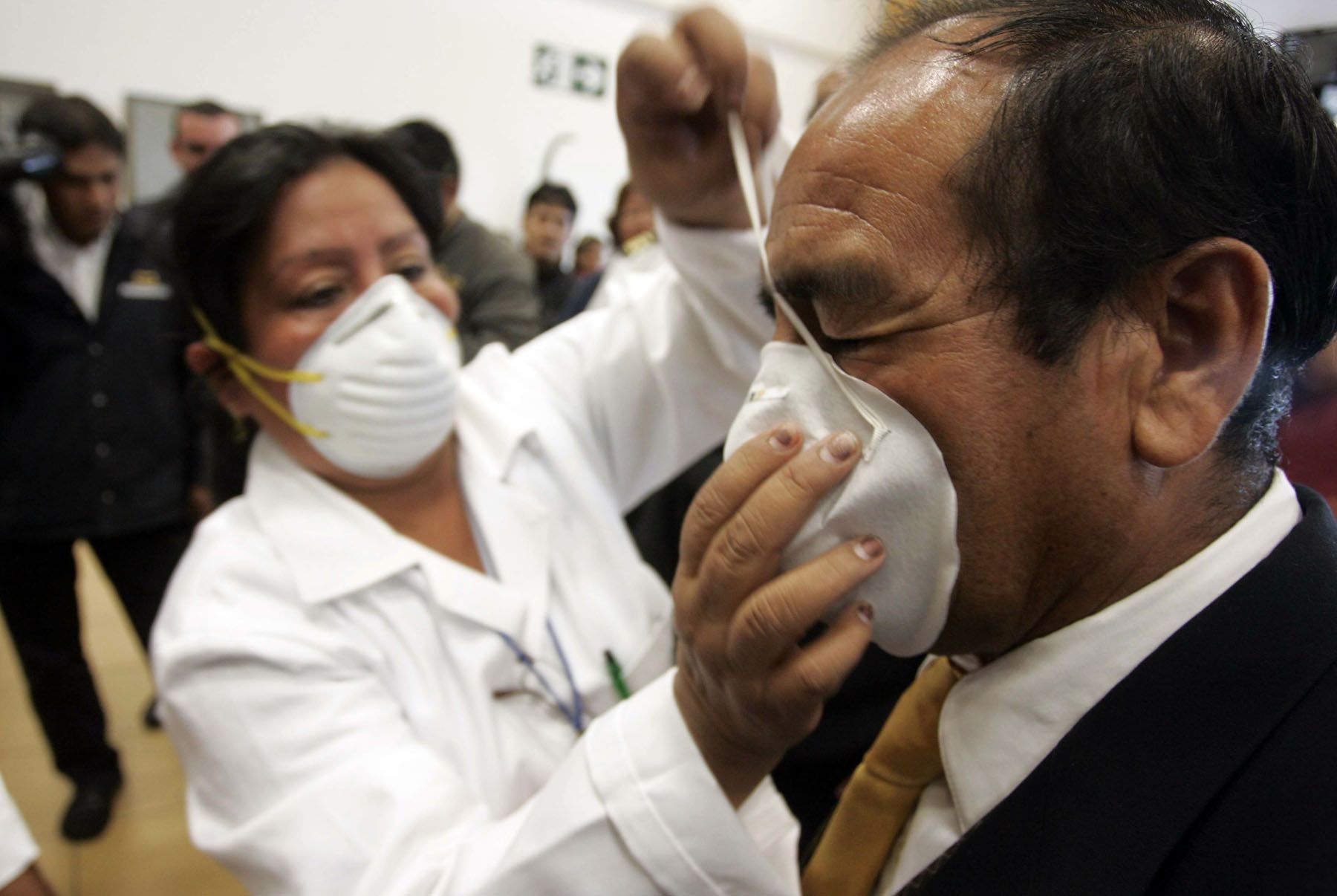 More security measures to prevent AH1N1 flu cases at Jorge Chavez International Airport. Photo: ANDINA / Rafael Cornejo.