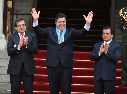 El Presidente de la República, Alan García, en ceremonia de promulgación de Ley de Clubes Departamentales, Provinciales y Distritales, en Palacio de Gobierno. Foto: ANDINA/Vidal Tarqui.