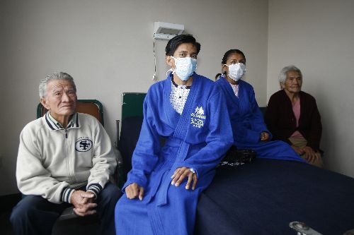 Pacientes de EsSalud que recibieron órganos donados recientemente. Foto: ANDINA/Stephanie Zollner.