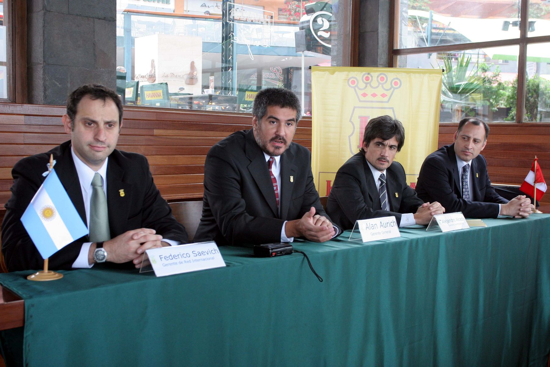 Gerente general de Havanna, Alan Aurich, en tercer Havanna Café inaugurado en Lima. Foto:ANDINA/Rocío Farfán