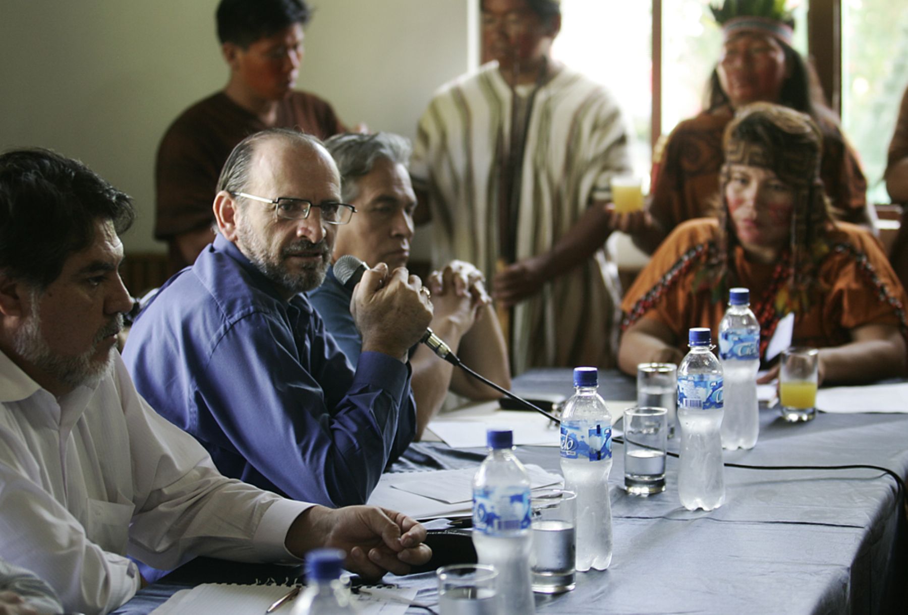 El presidente del Consejo de Ministros, Yehude Simon; y parte de su Gabinete se reúnen con líderes nativos de la selva central, en Junín. Foto: ANDINA/Rafael Cornejo.