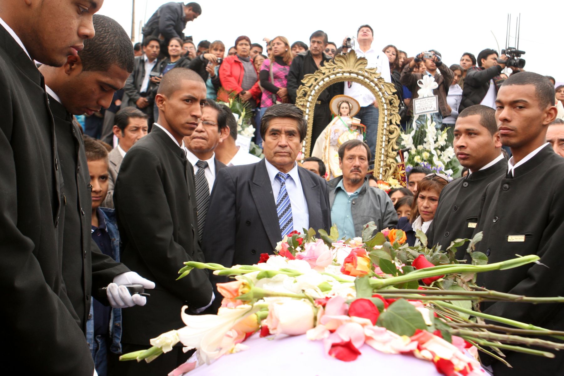 Sepelio de Alicia Delgado en el cementerio Jardines del Buen Retiro en Puente Piedra. Foto:ANDINA/Héctor Vinces.