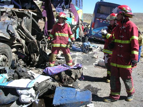 Choque de dos buses en la ruta Arequipa-Puno. Foto: ANDINA / Atilio Alejos