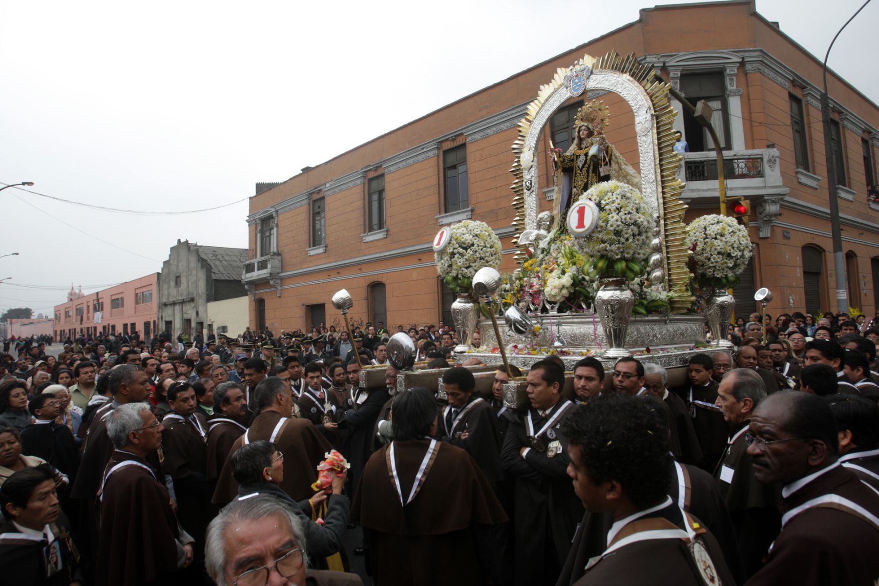 Tradicional procesión de la Virgen del Carmen se postergó hasta el sábado 18 | Noticias | Agencia Peruana de Noticias Andina