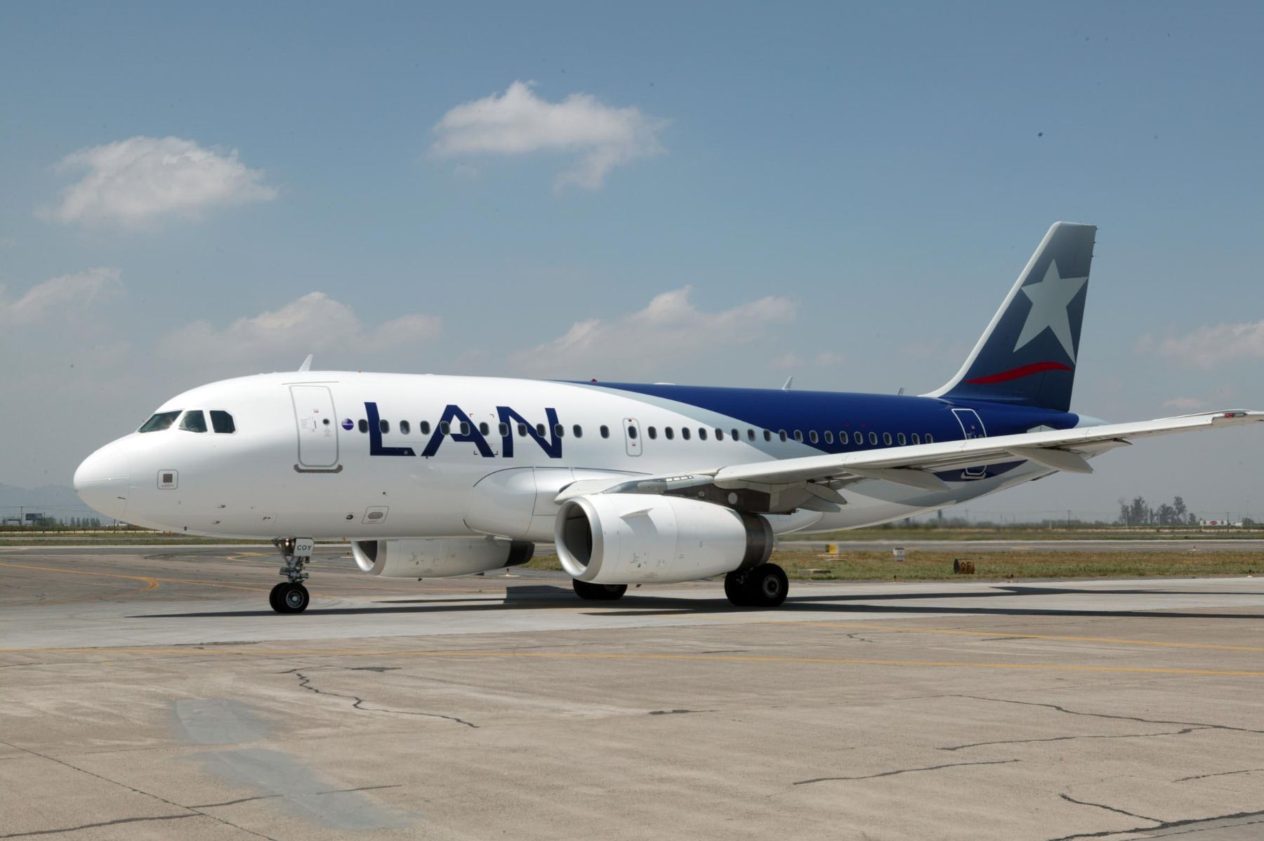 Avión Airbus 319 de Lan Perú.